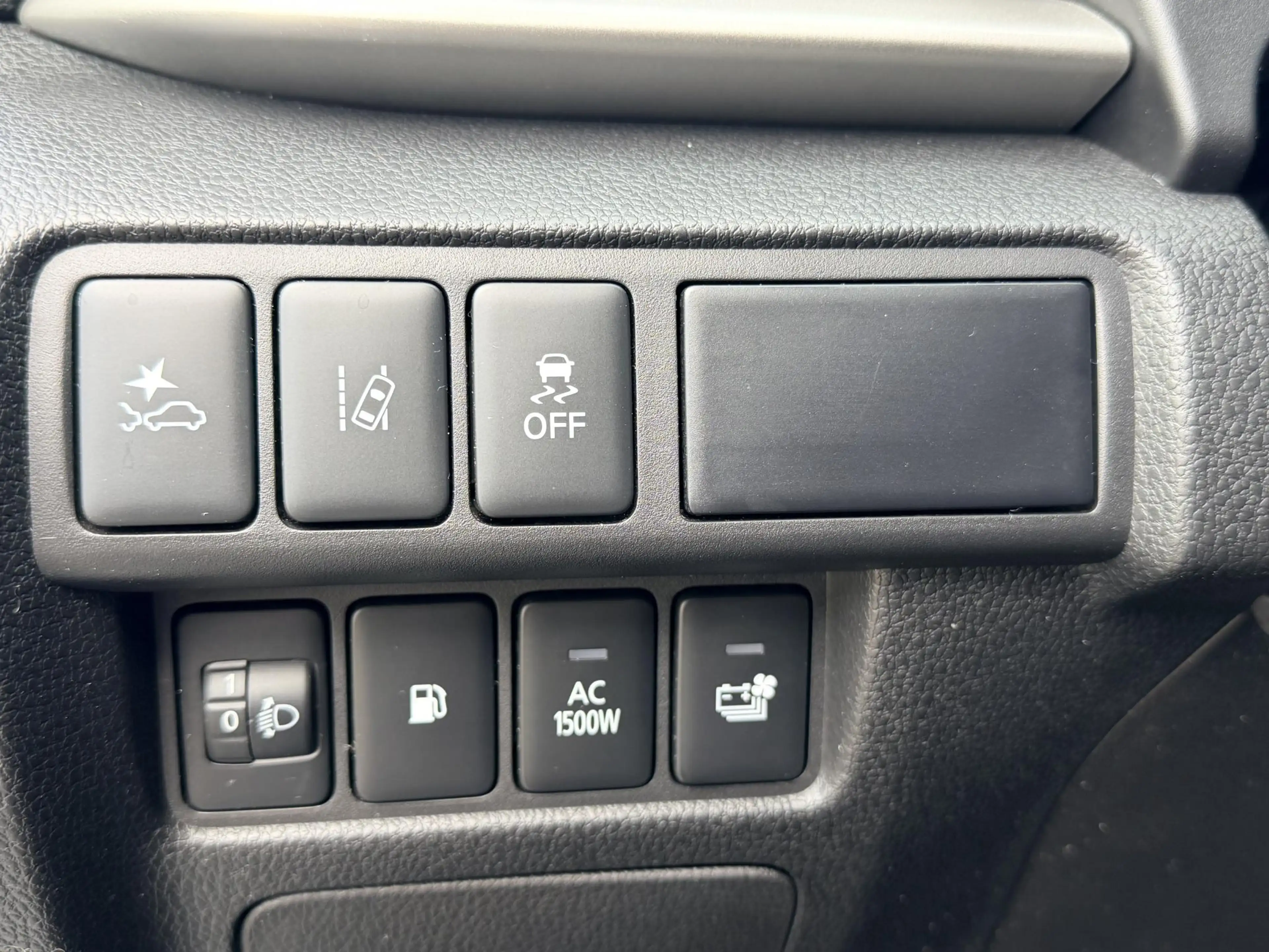 Mitsubishi Eclipse Cross 2.4 PHEV Black Edition *Winterpakket* — photo 10