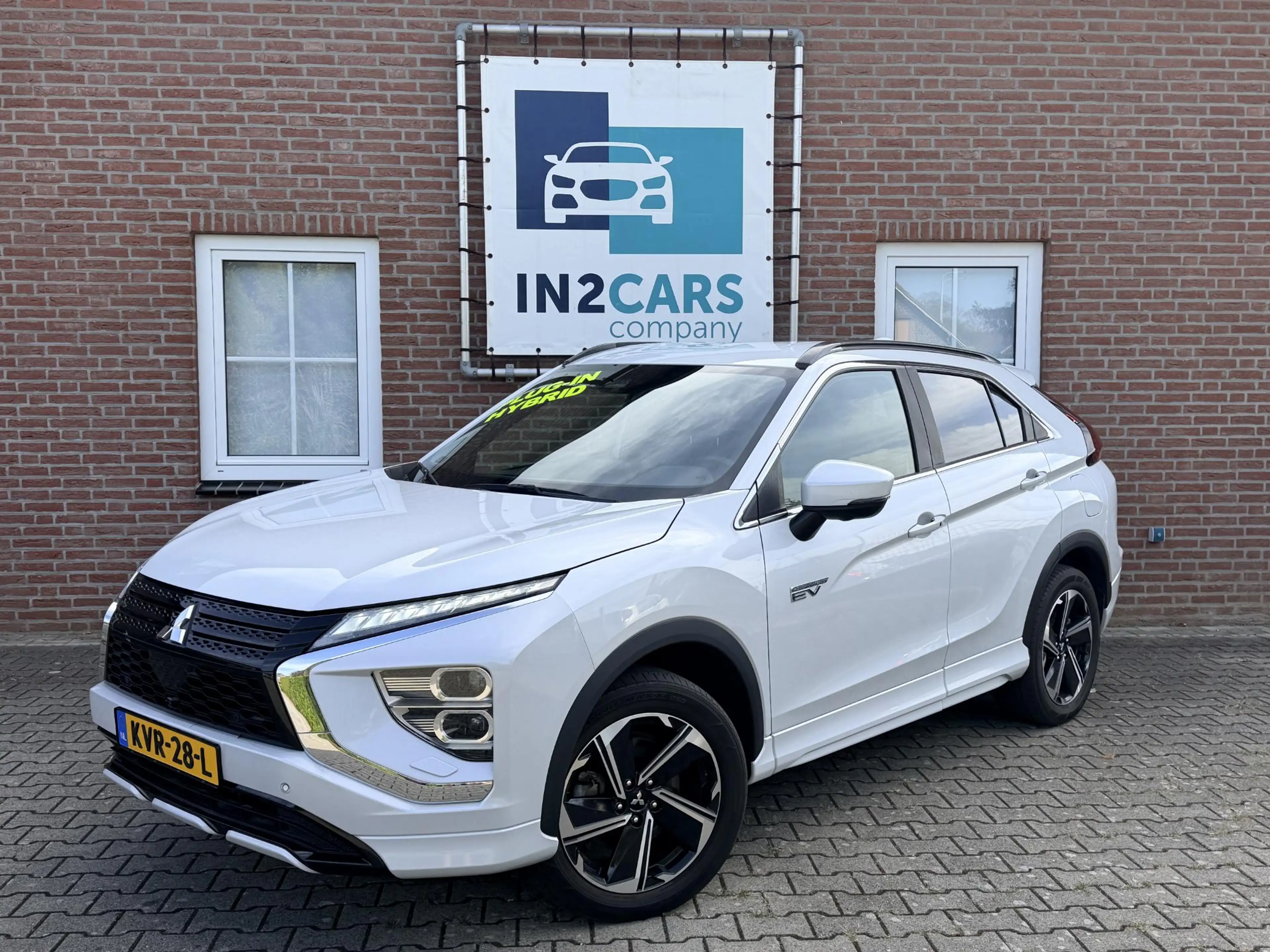 Mitsubishi Eclipse Cross 2.4 PHEV Black Edition *Winterpakket* — photo 2