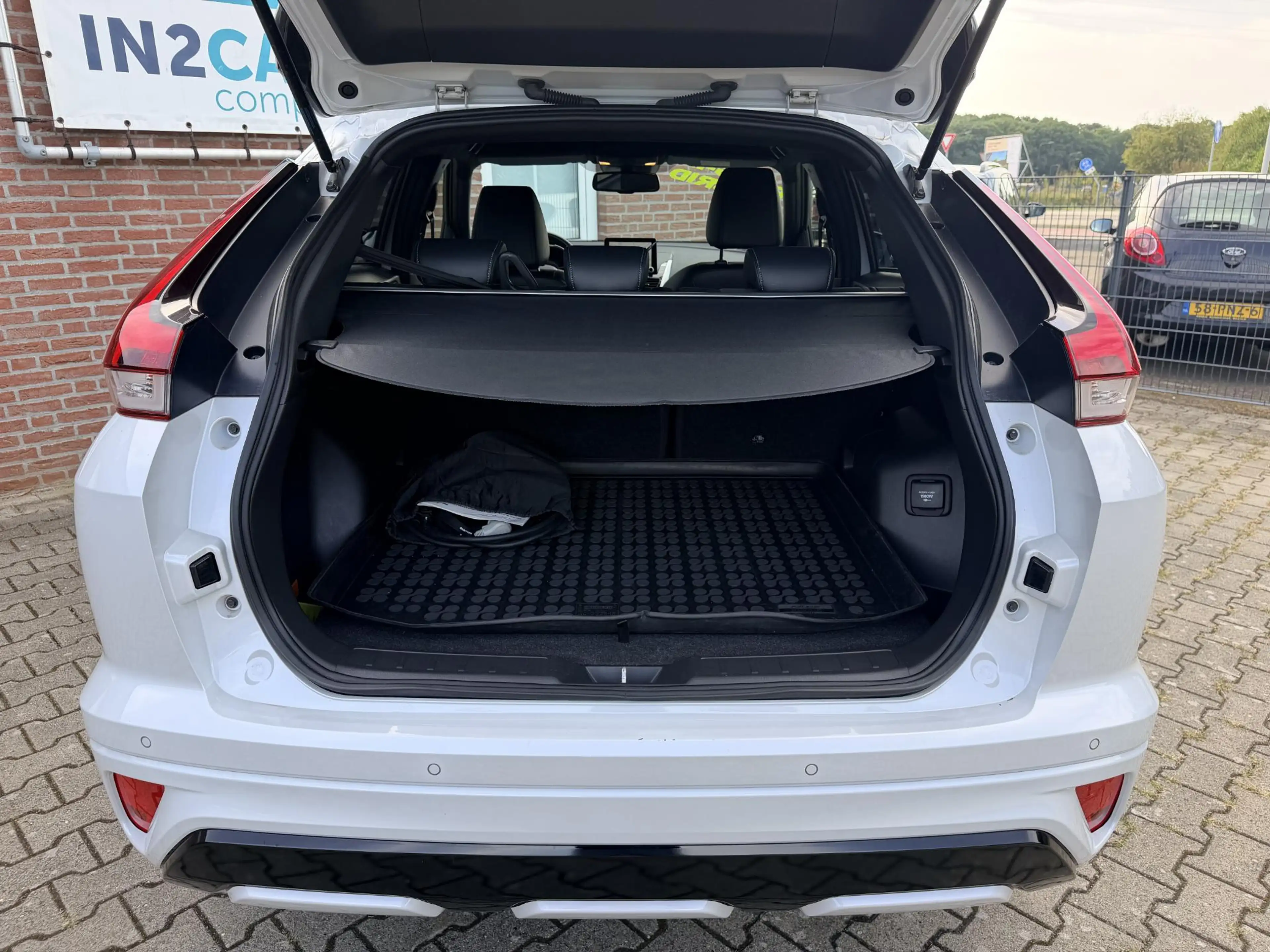 Mitsubishi Eclipse Cross 2.4 PHEV Black Edition *Winterpakket* — photo 9