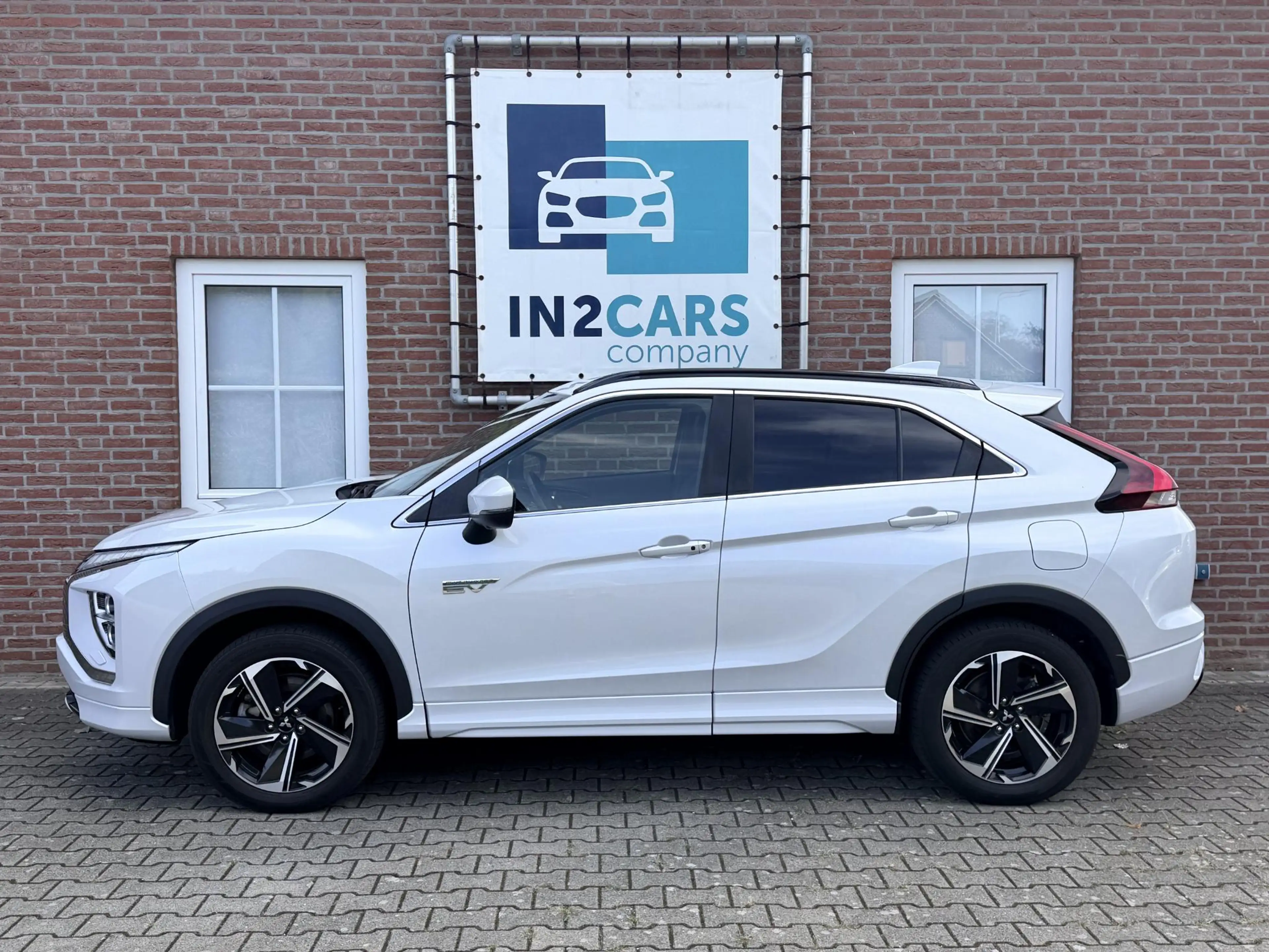 Mitsubishi Eclipse Cross 2.4 PHEV Black Edition *Winterpakket* — photo 5