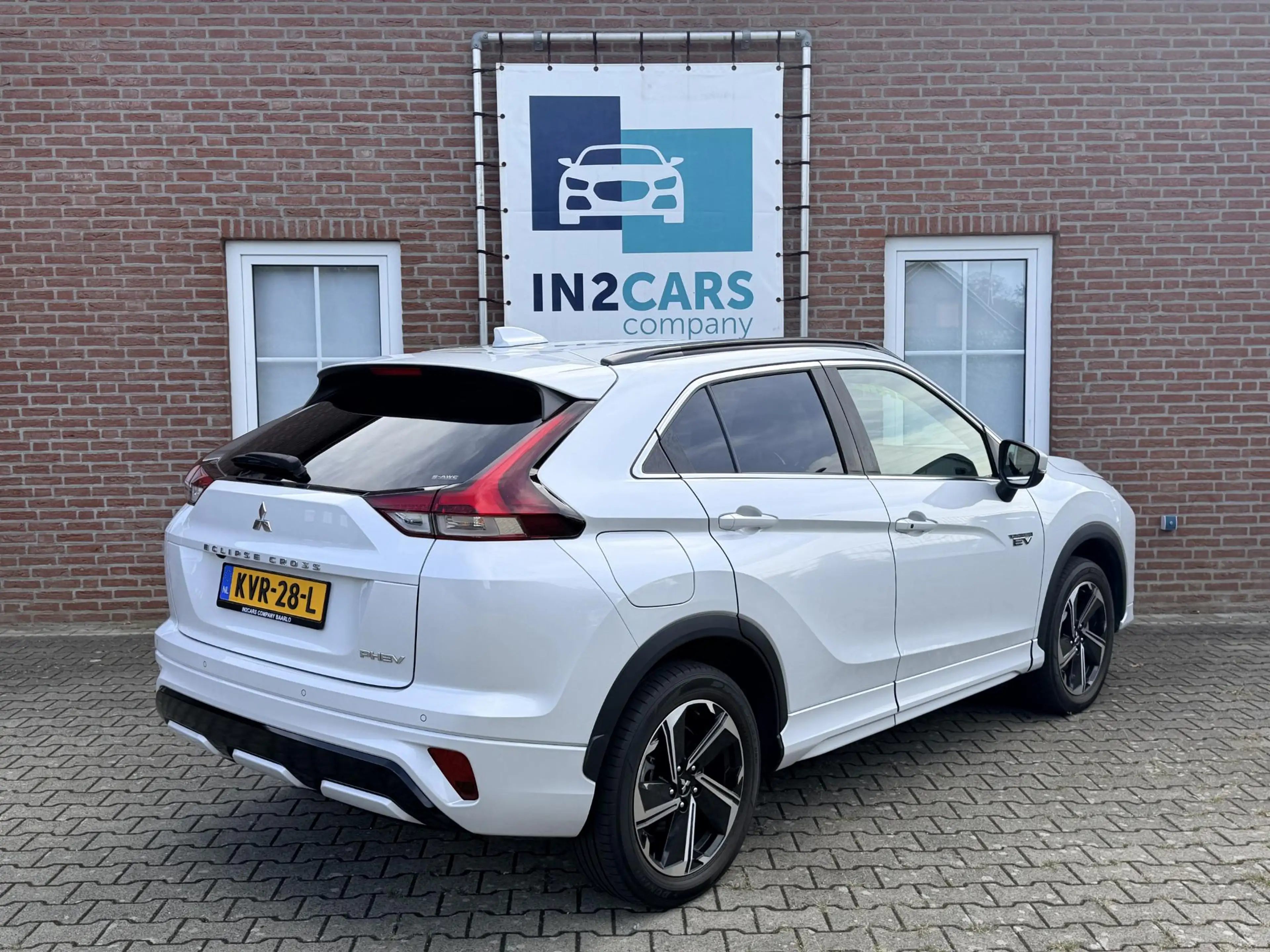 Mitsubishi Eclipse Cross 2.4 PHEV Black Edition *Winterpakket* — photo 3
