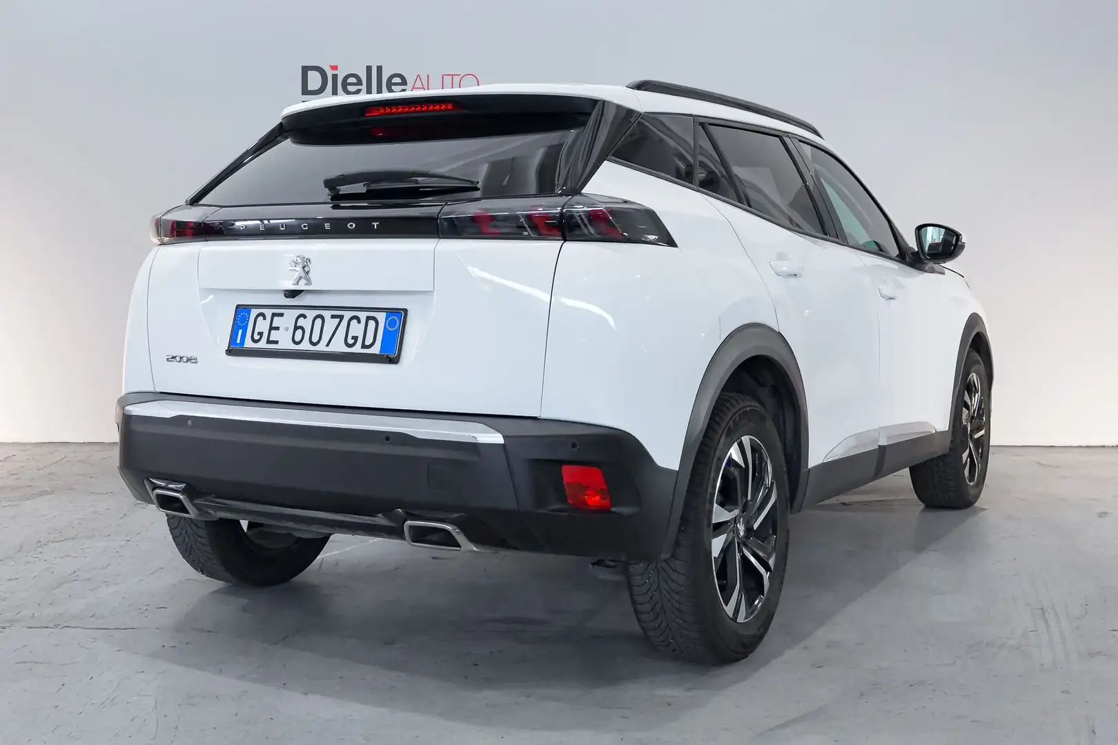 Peugeot 2008 PureTech 130 S&S Allure Pack Bianco - 2