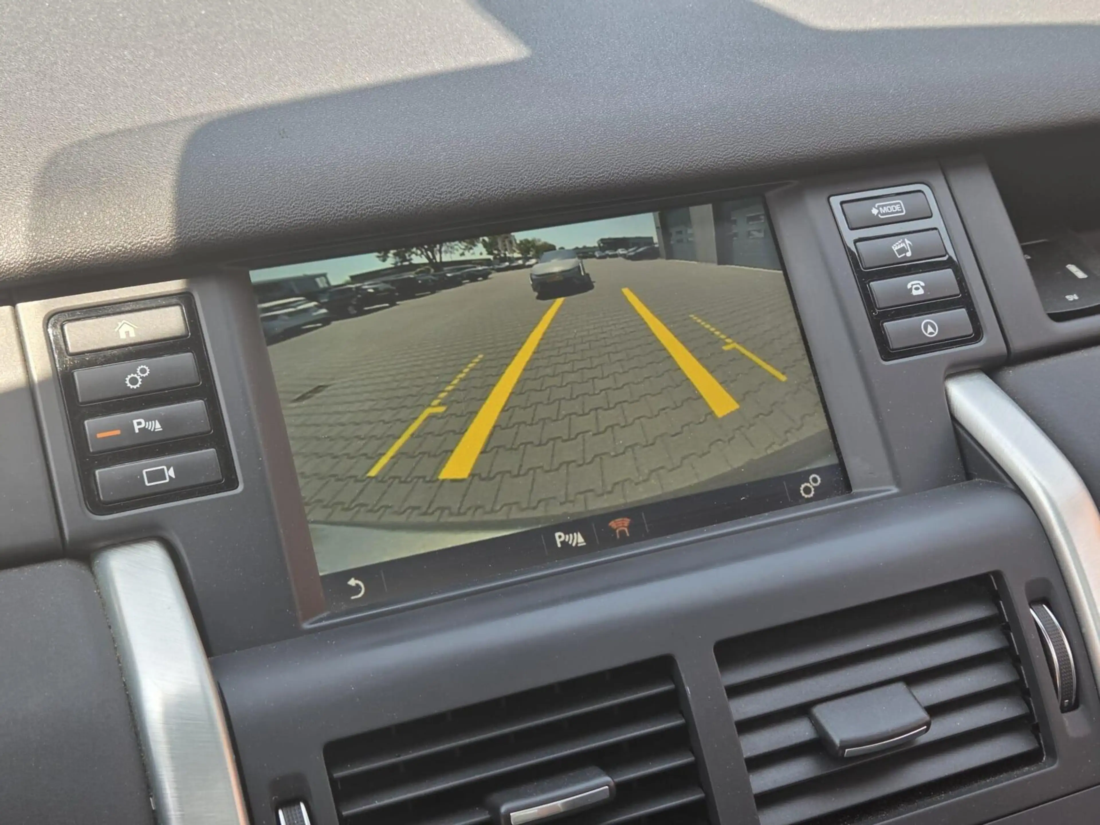 Land Rover Discovery Sport 2.0 TD4 4WD | Pano | Leder — photo 14