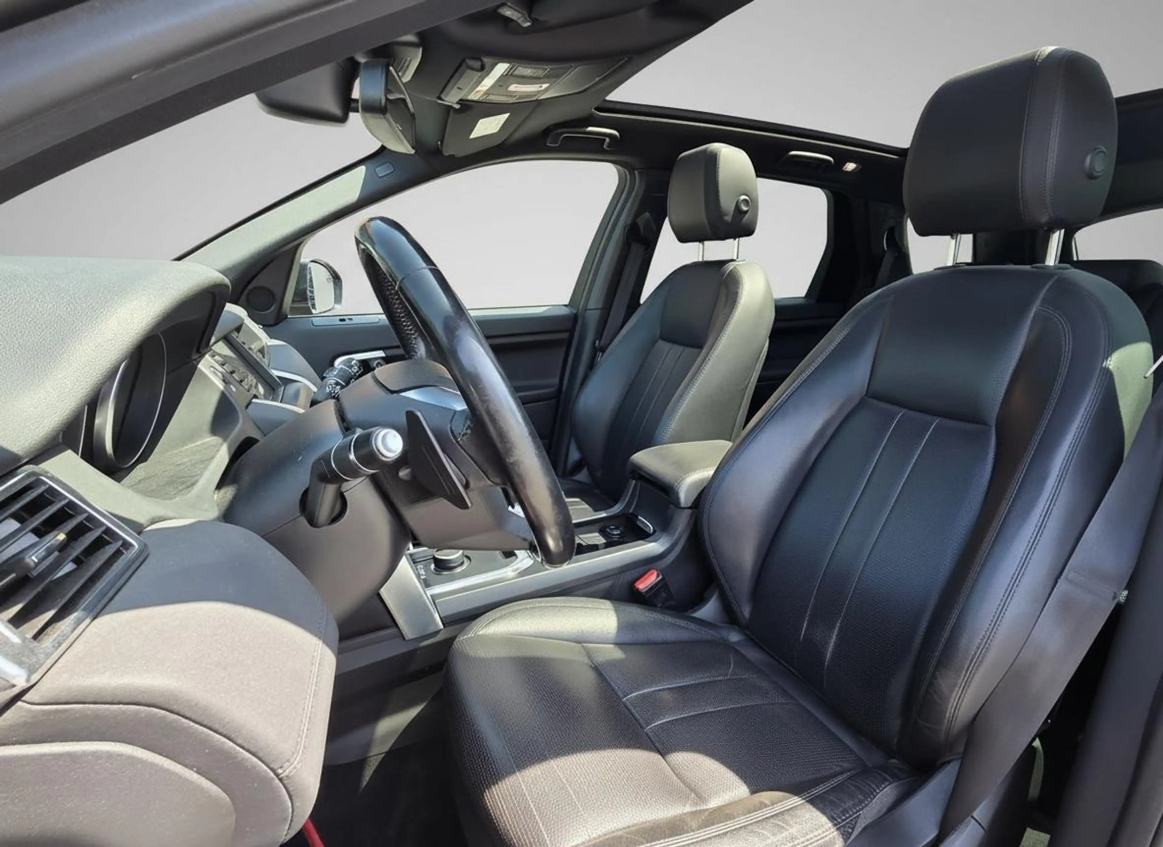Land Rover Discovery Sport 2.0 TD4 4WD | Pano | Leder — photo 4