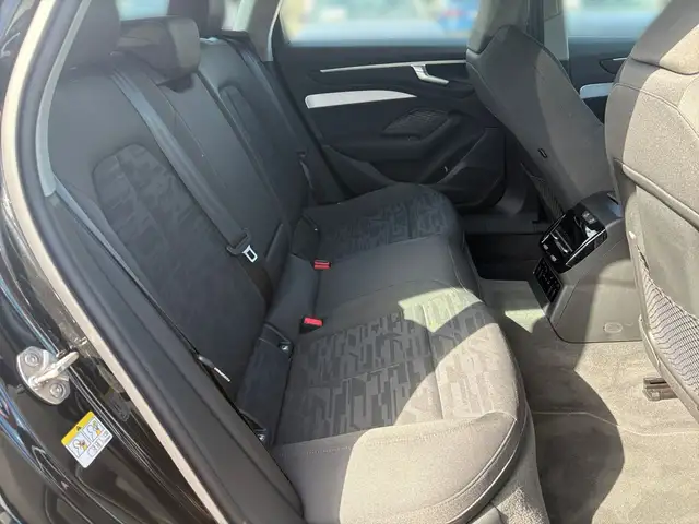 Audi A6 view 9