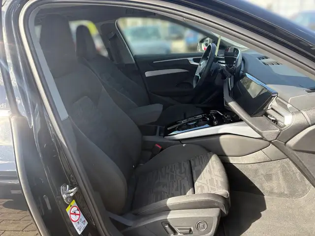 Audi A6 view 10