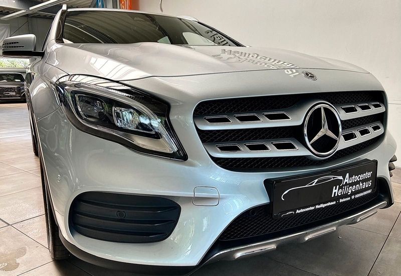 Mercedes-Benz GLA 200 AMG-Line Dynamic Select Navi SHZ LED