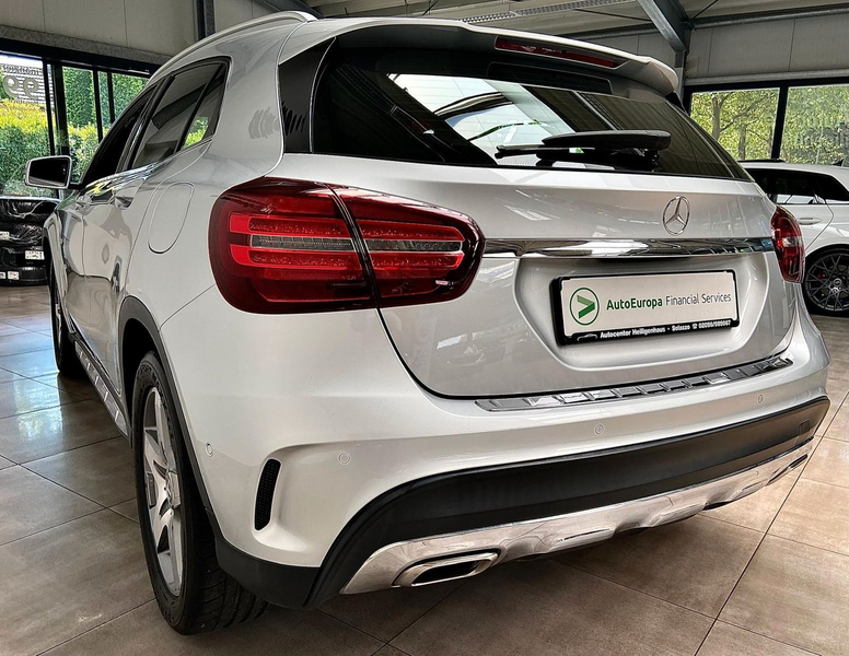 Mercedes-Benz GLA 200 AMG-Line Dynamic Select Navi SHZ LED — photo 7