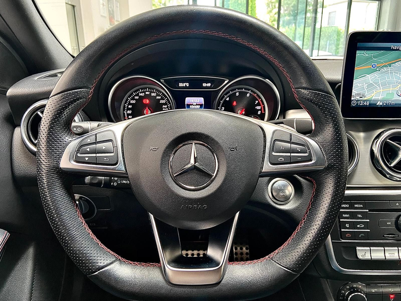 Mercedes-Benz GLA 200 AMG-Line Dynamic Select Navi SHZ LED — photo 14
