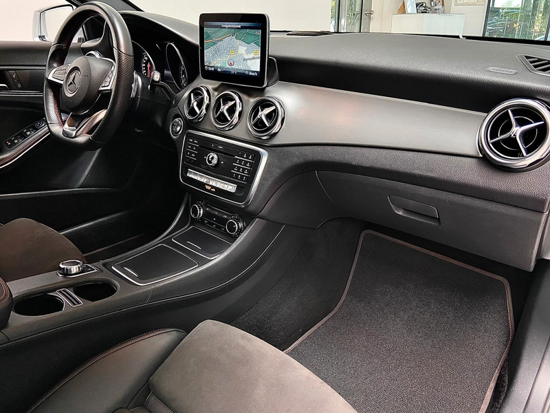 Mercedes-Benz GLA 200 AMG-Line Dynamic Select Navi SHZ LED — photo 11