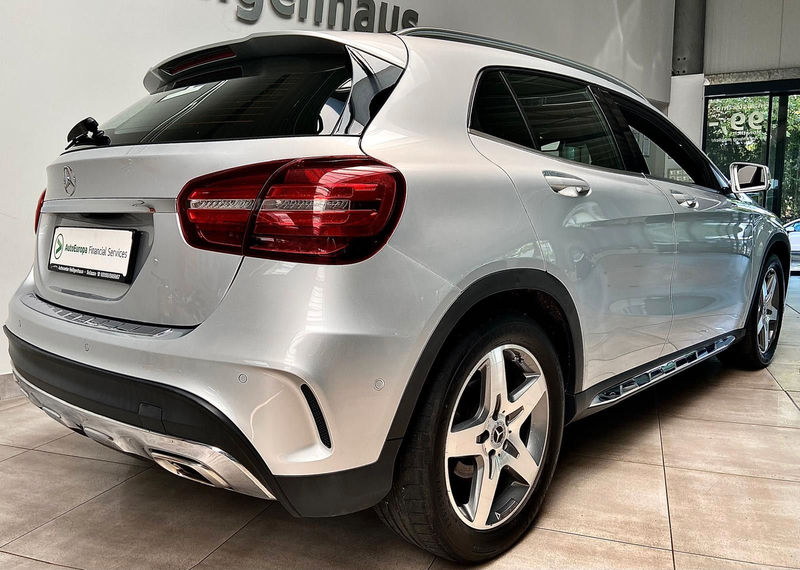 Mercedes-Benz GLA 200 AMG-Line Dynamic Select Navi SHZ LED — photo 3
