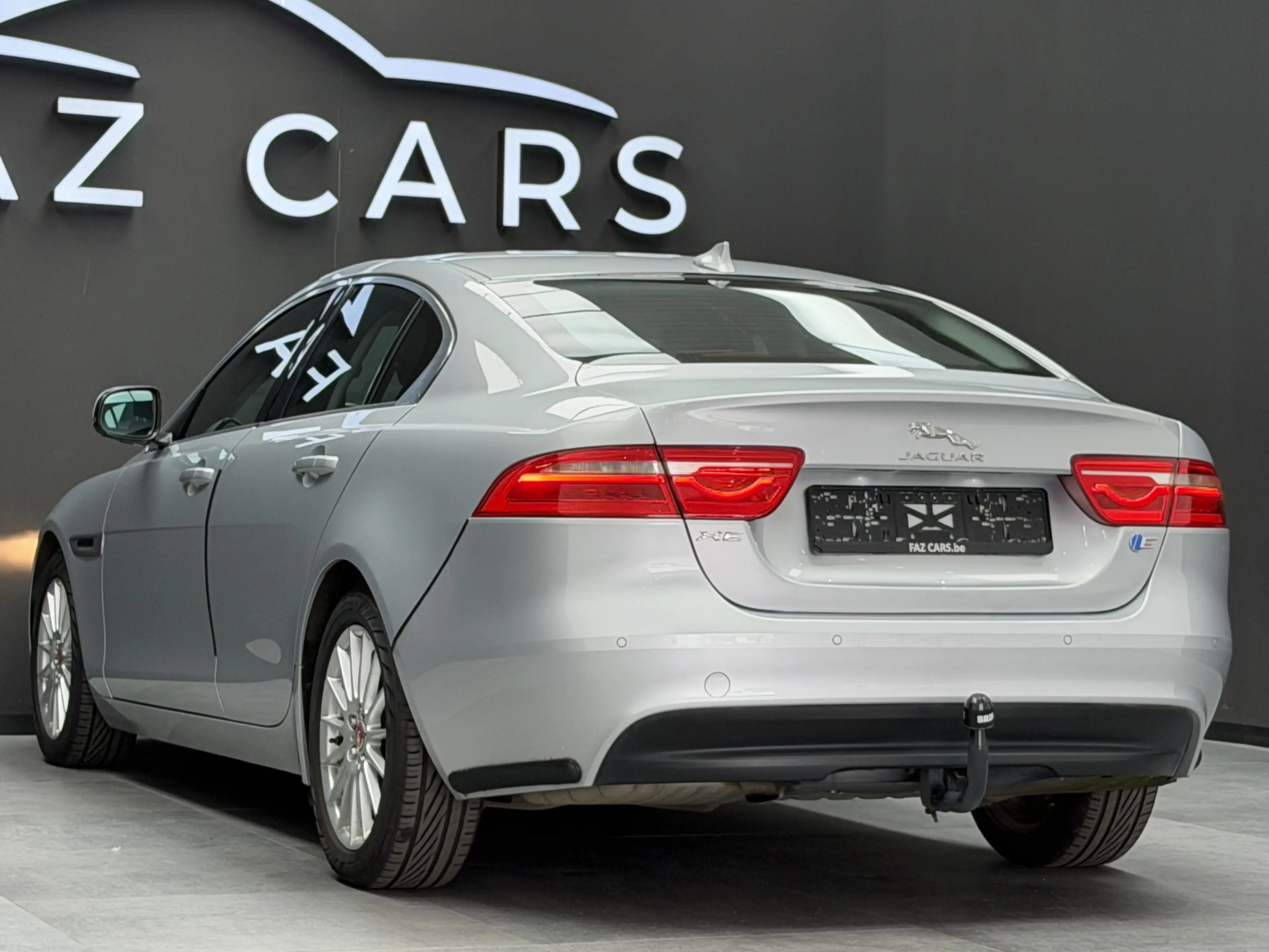 Jaguar XE 2.0 D E-Performance * GPS + REGU + GARANTIE * — photo 7