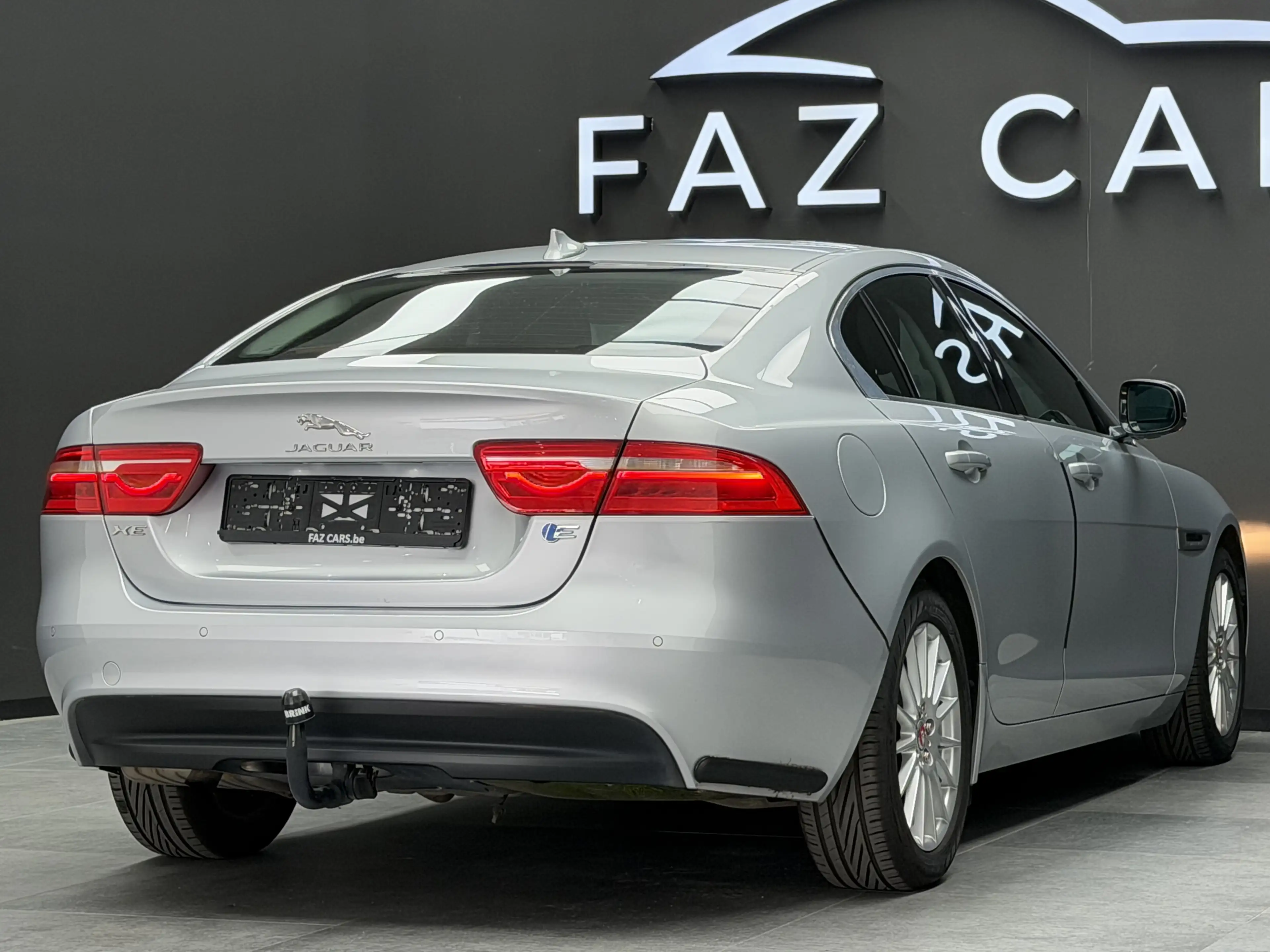 Jaguar XE 2.0 D E-Performance * GPS + REGU + GARANTIE * — photo 5