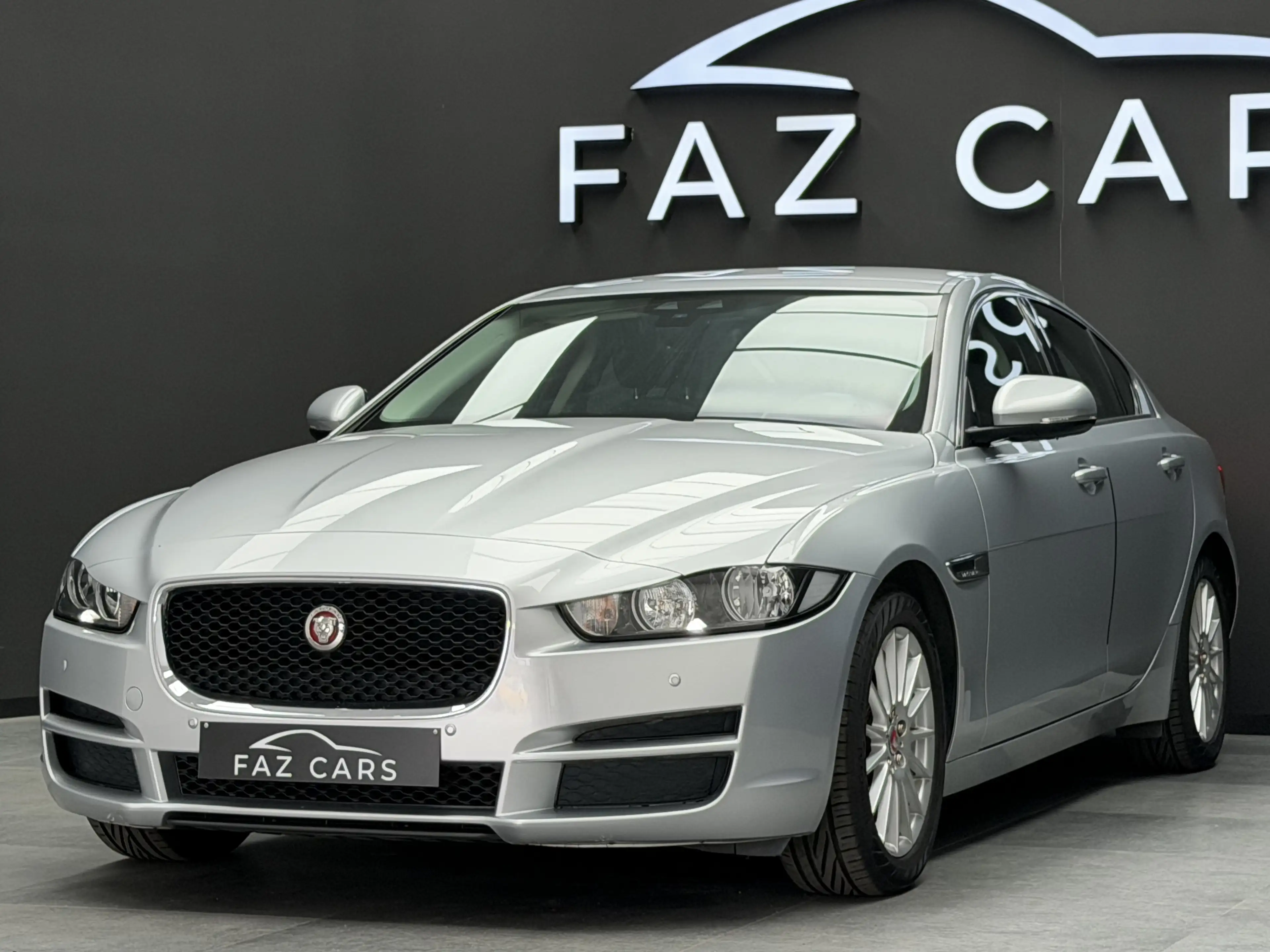 Jaguar XE 2.0 D E-Performance * GPS + REGU + GARANTIE * — photo 2
