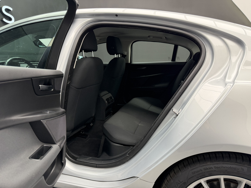 Jaguar XE 2.0 D E-Performance * GPS + REGU + GARANTIE * — photo 10