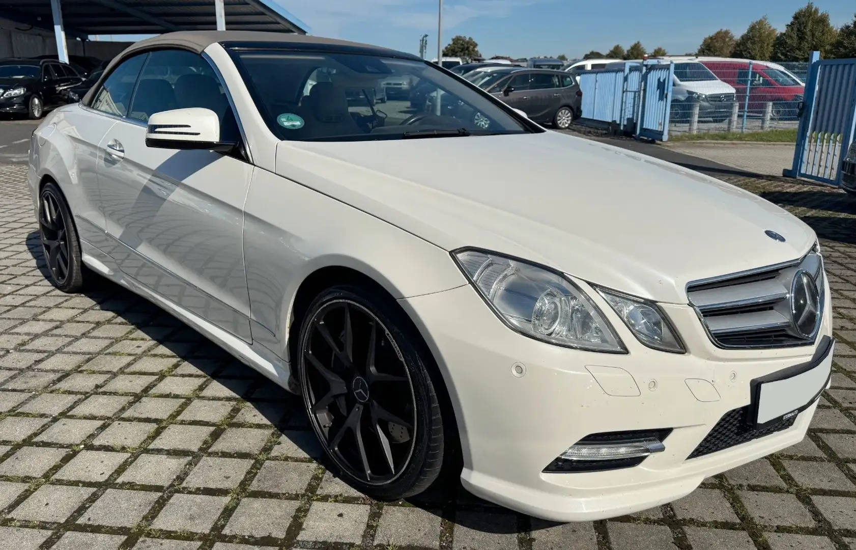 Mercedes-Benz E 500 Cabrio CGI AMG Weiß - 1