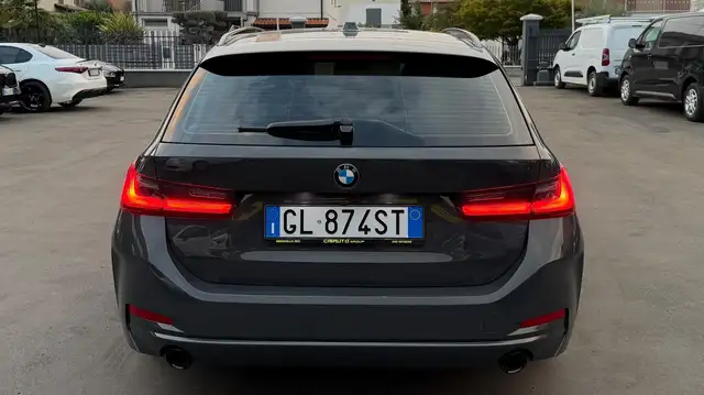 BMW 3 Series view 7