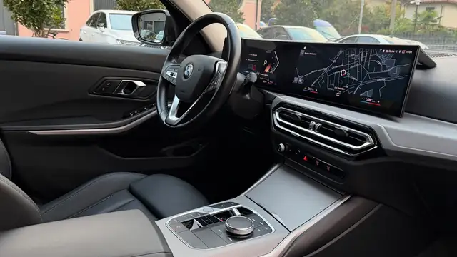 BMW 3 Series view 23