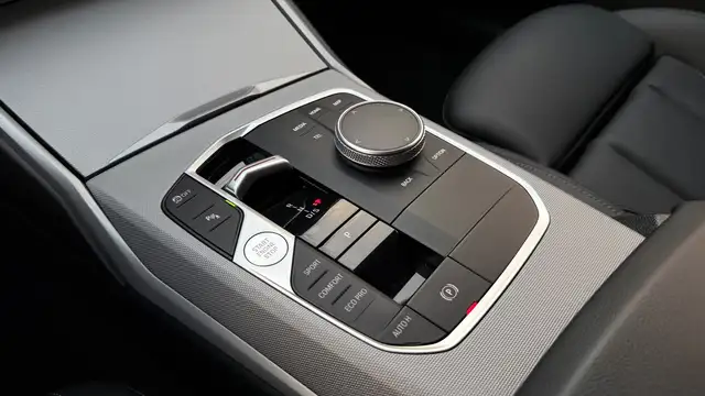 BMW 3 Series view 21