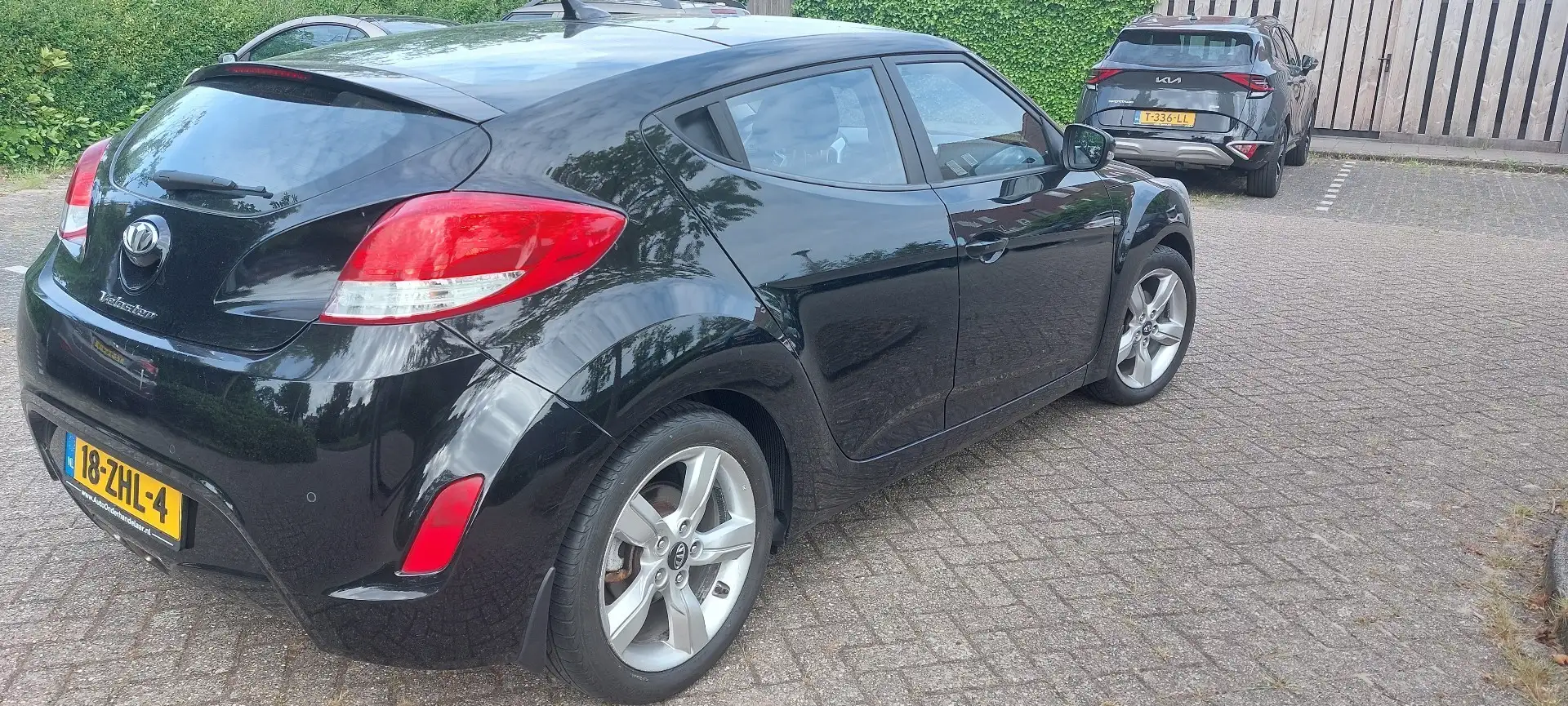 Hyundai VELOSTER 1.6 GDI i-Motion Negru - 2