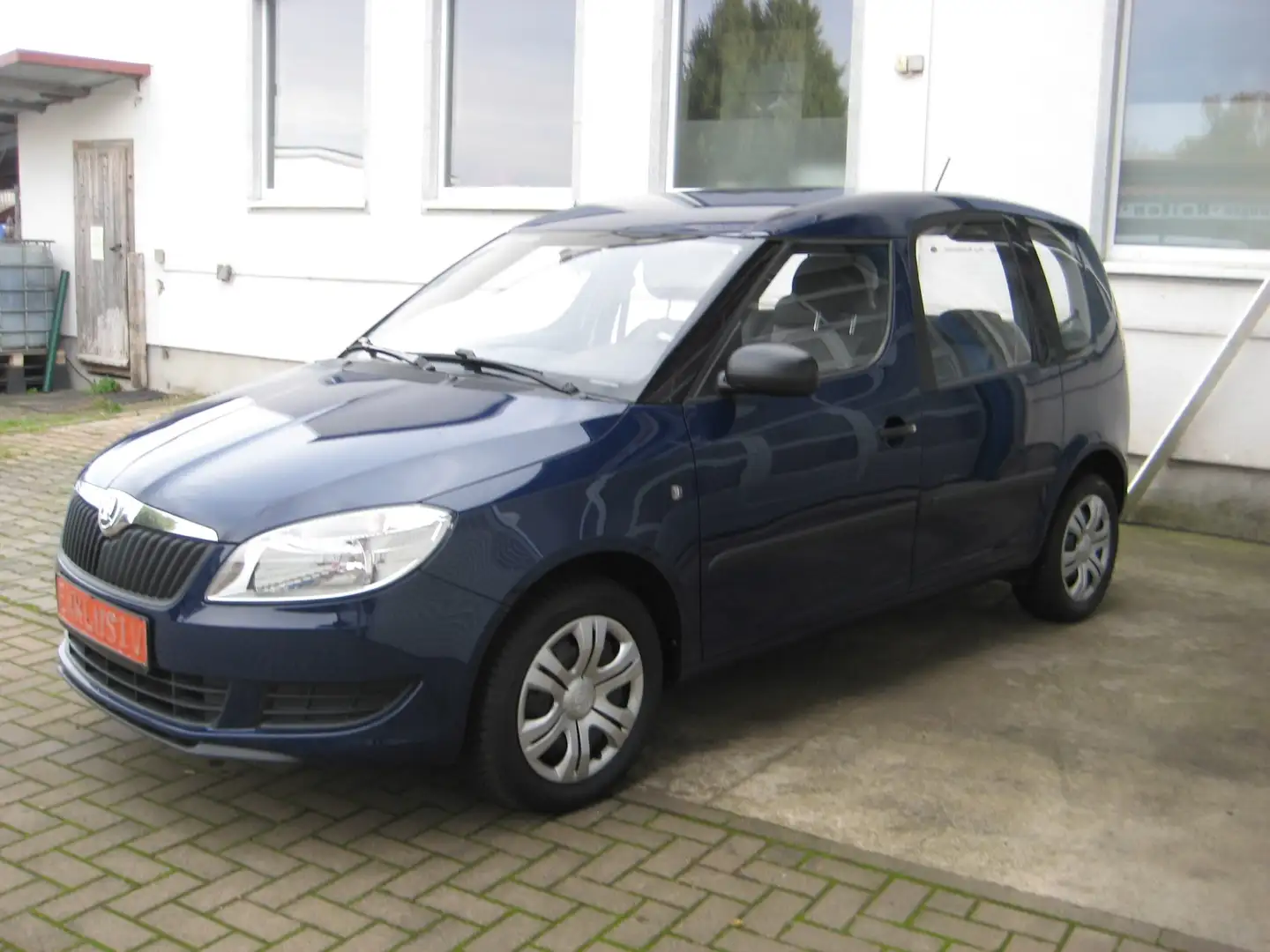 Skoda Roomster 1.4 MPI Ambition PLUS EDITION Blauw - 2