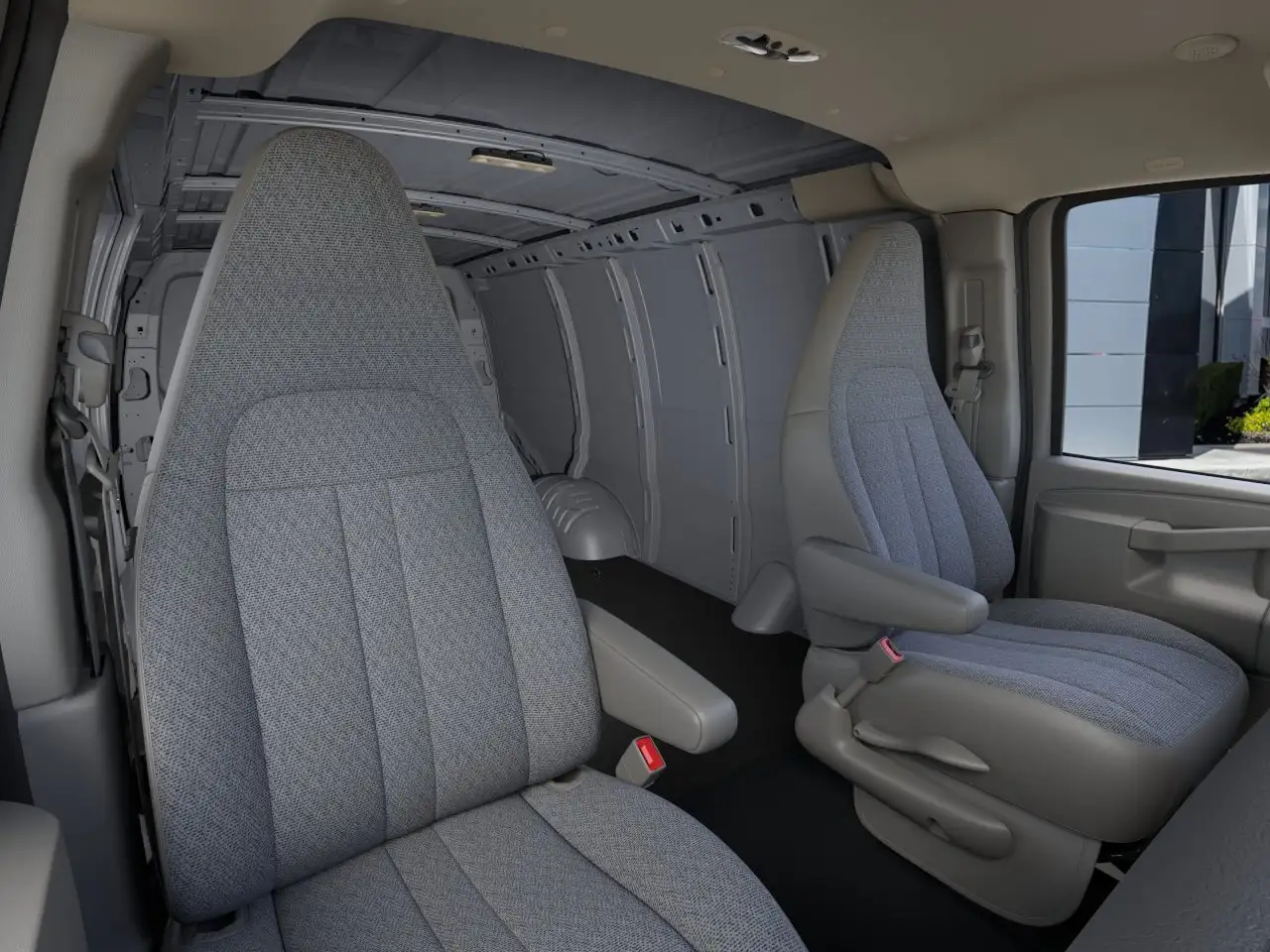 GMC Savana снимка GMC Savana