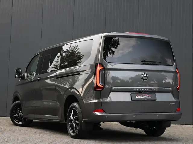 Volkswagen Transporter view 13