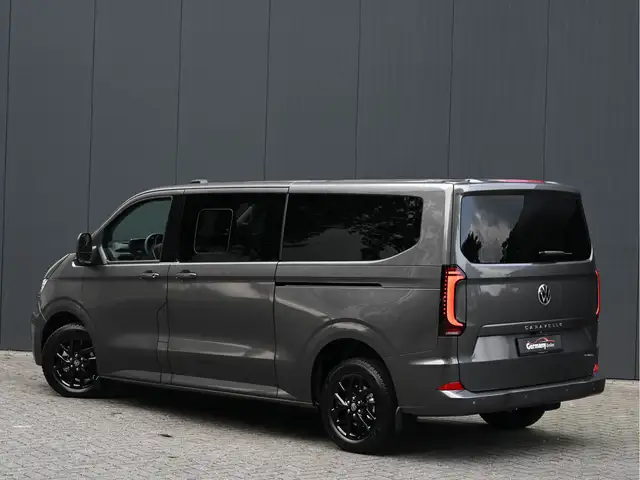 Volkswagen Transporter view 10