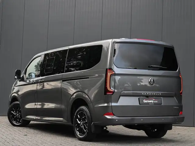 Volkswagen Transporter view 8
