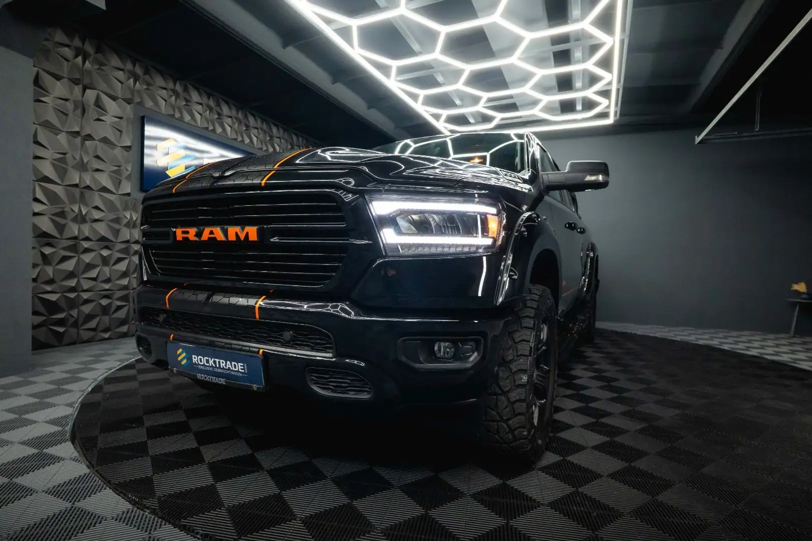 Dodge RAM 5.7 V8 HEMI 4x4 OFFROAD LONGBED AXLE LOCK Noir - 2