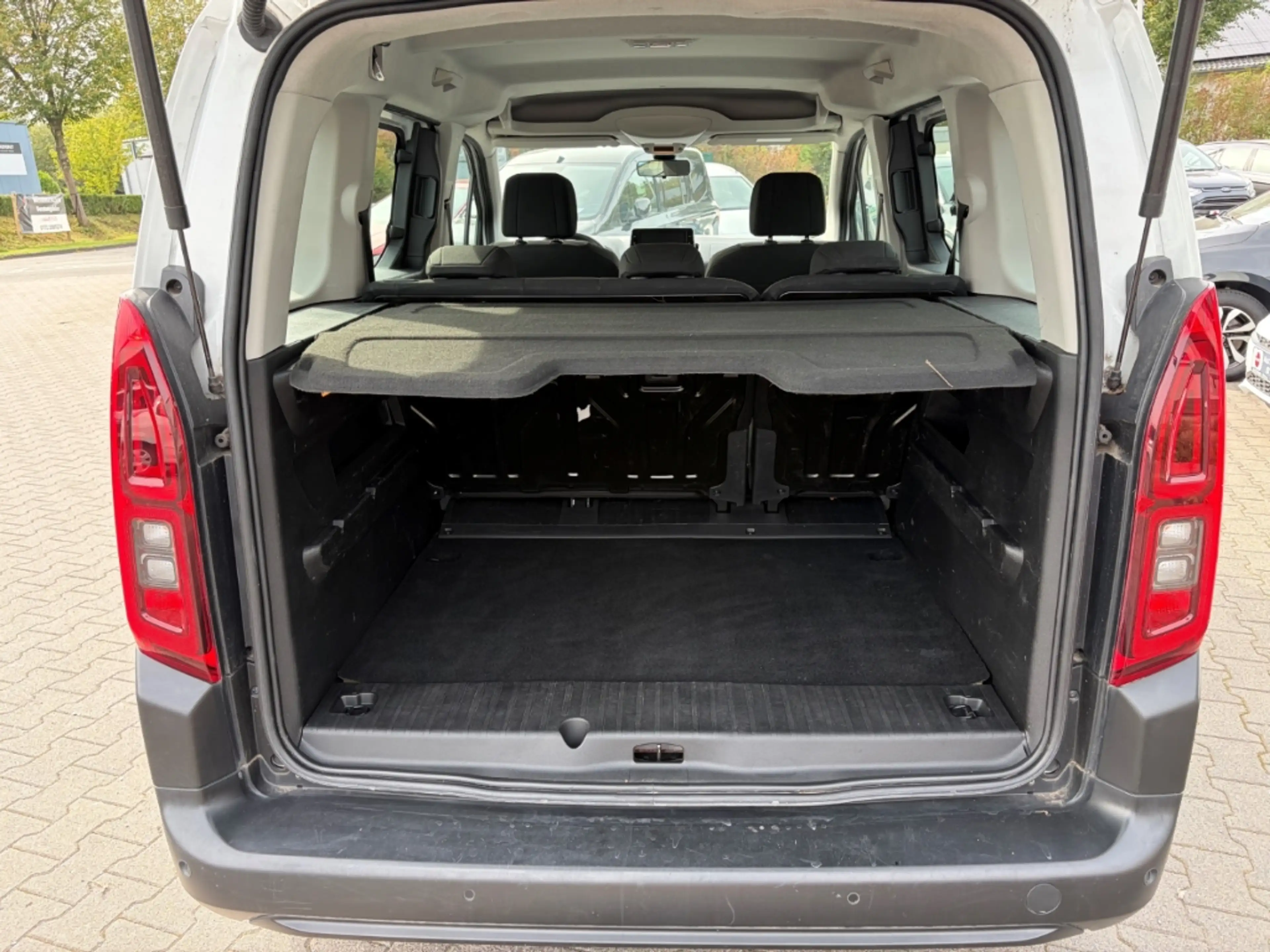 Citroen Berlingo Live Pack M Navi Apple CarPlay Android Auto DAB SH — photo 13