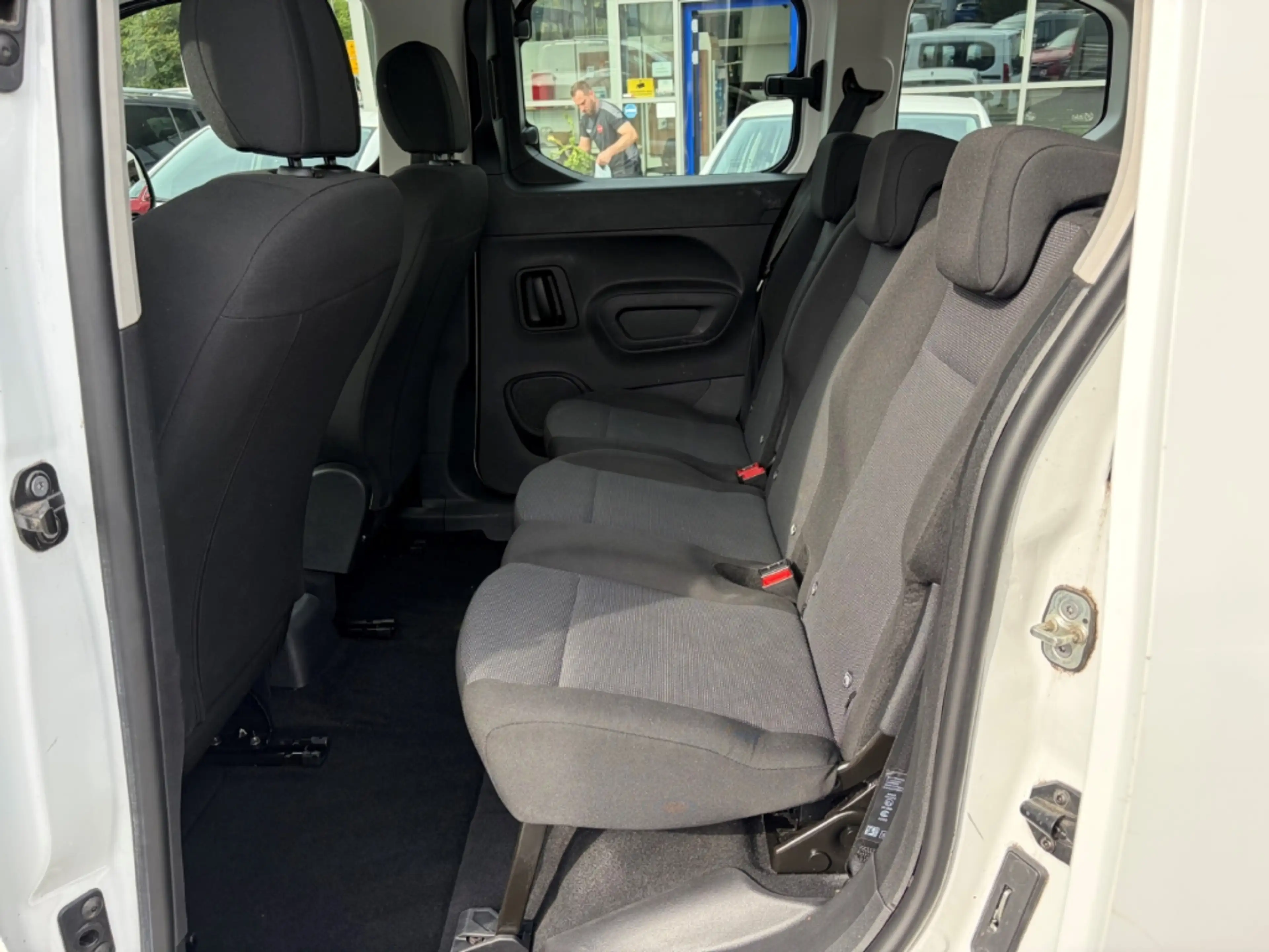 Citroen Berlingo Live Pack M Navi Apple CarPlay Android Auto DAB SH — photo 3