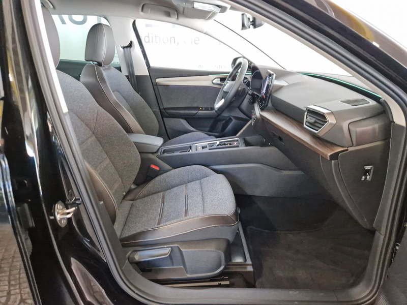 SEAT Leon ST 1.5 eTSI DSG Xcellence LED Navi PDC SH — photo 15
