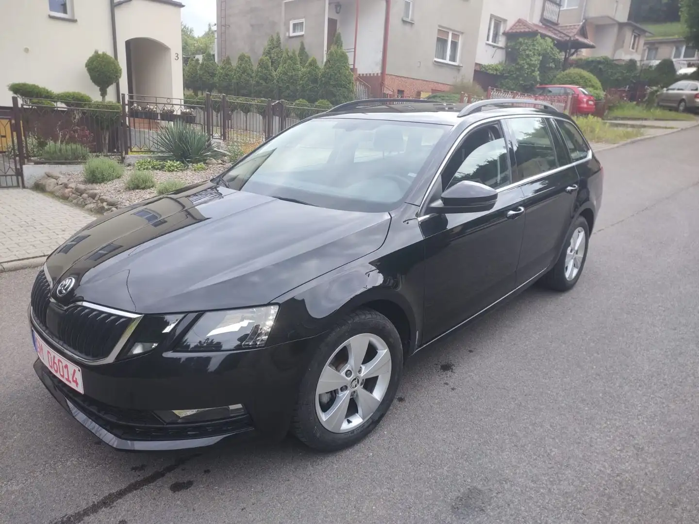 Skoda Octavia Combi AmbitionAut.KameraCNG-GasGaranti Noir - 2