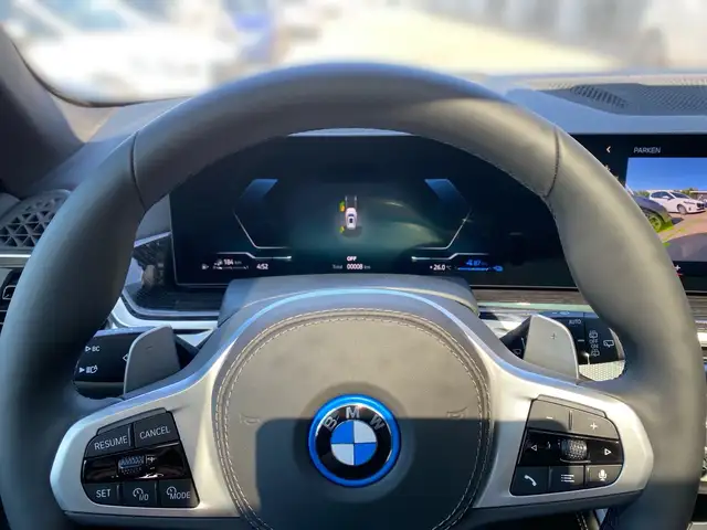 BMW X5 view 8