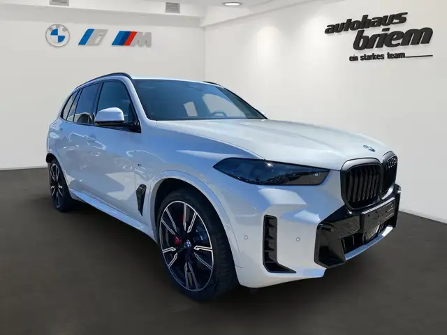 BMW X5 view 2