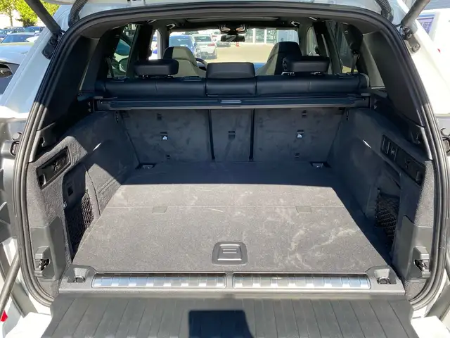 BMW X5 view 12