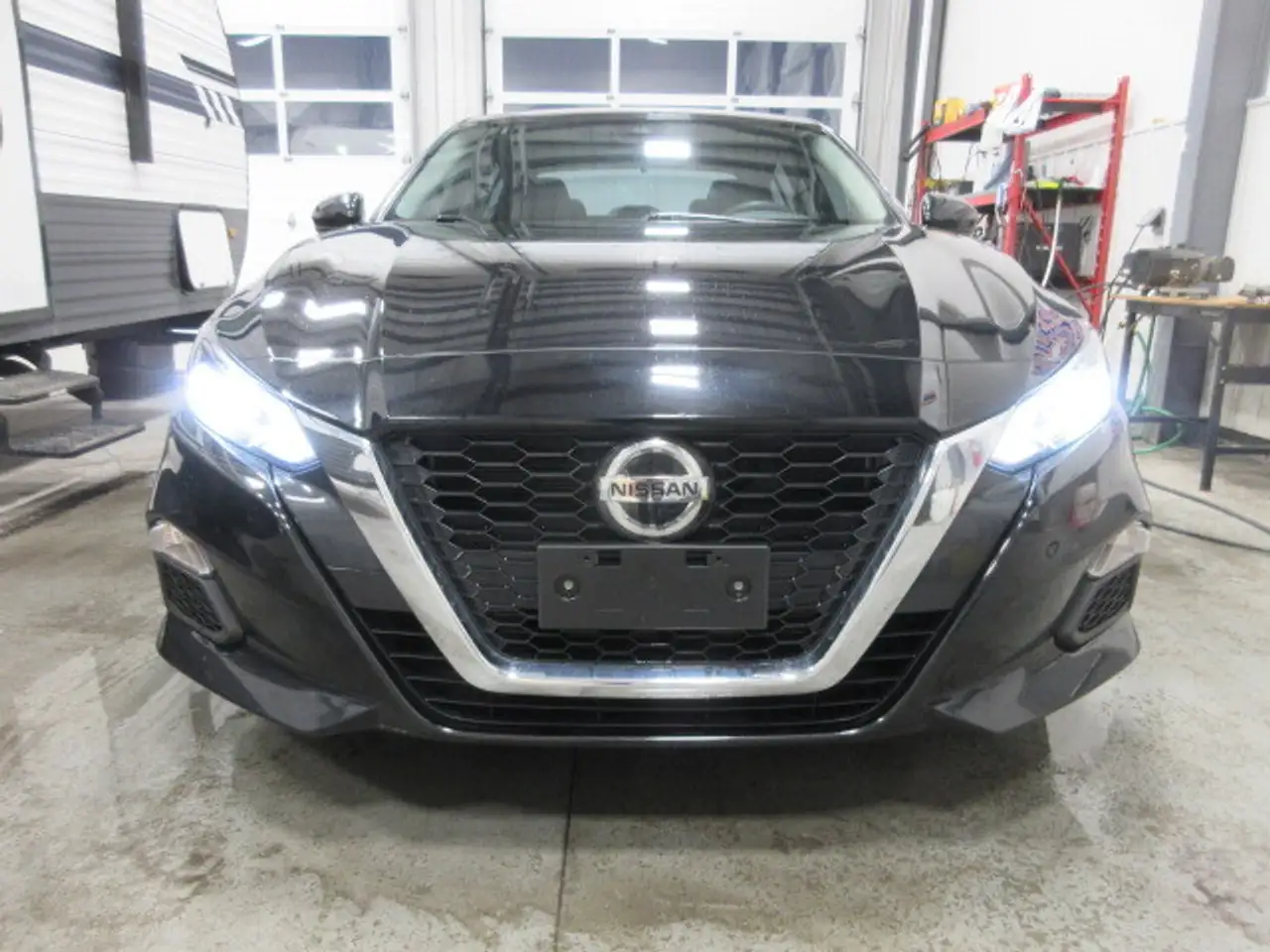 Nissan Altima снимка Nissan Altima