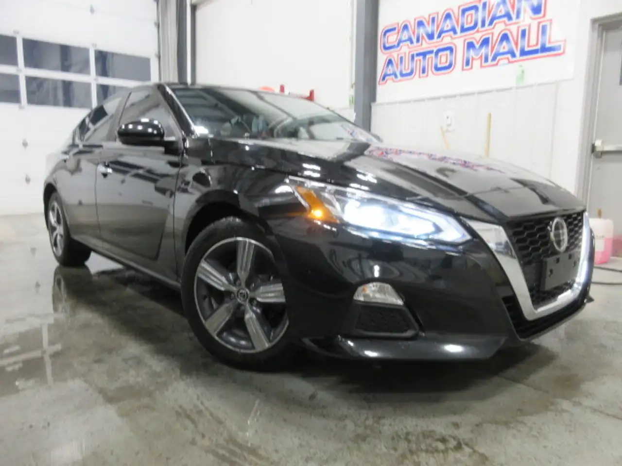 Nissan Altima снимка Nissan Altima