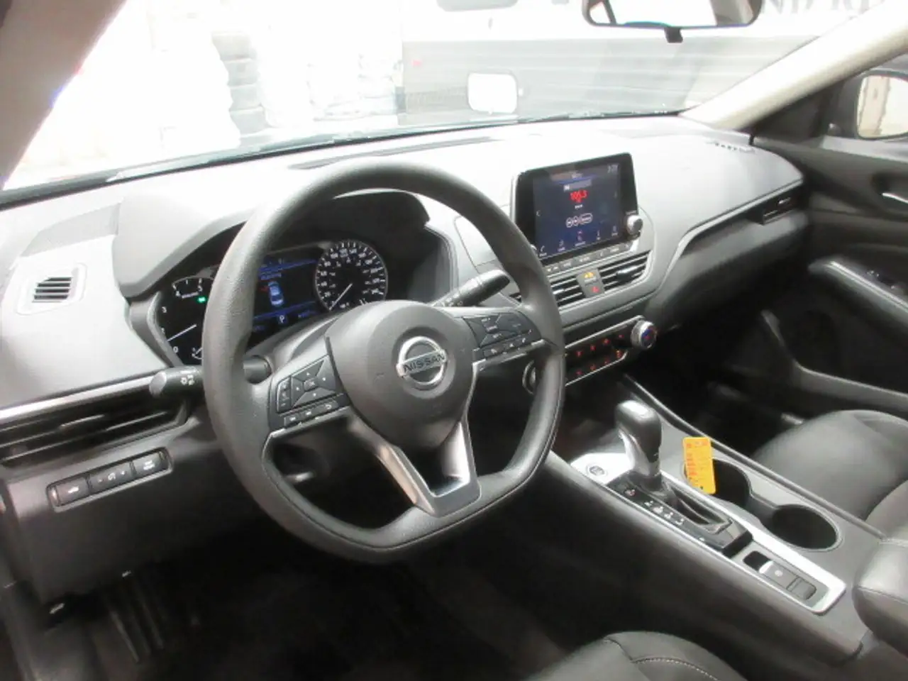 Nissan Altima снимка Nissan Altima