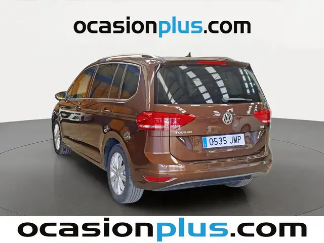 Volkswagen Touran view 3