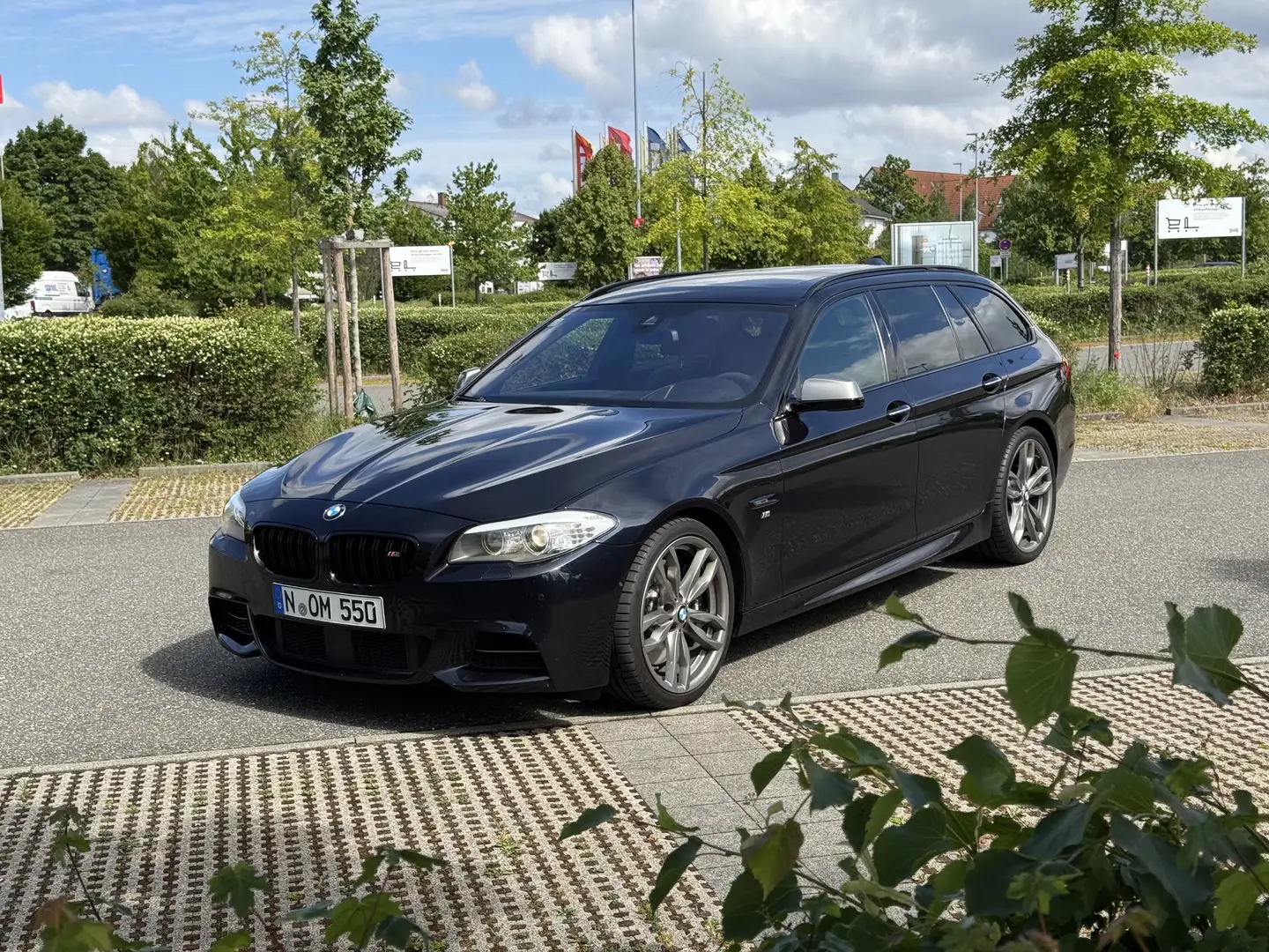 BMW M550 M550d xDrive Touring Sport-Aut. - 1
