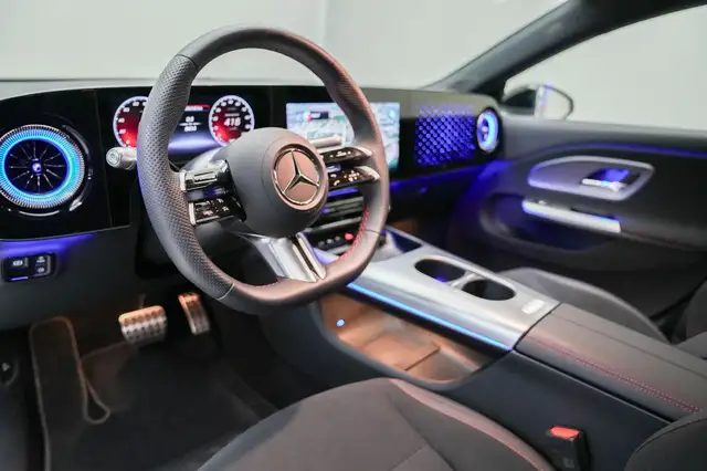 Mercedes-Benz CLA 350 4MATIC mit EQ Technologie WPumpe LED Ansicht 6