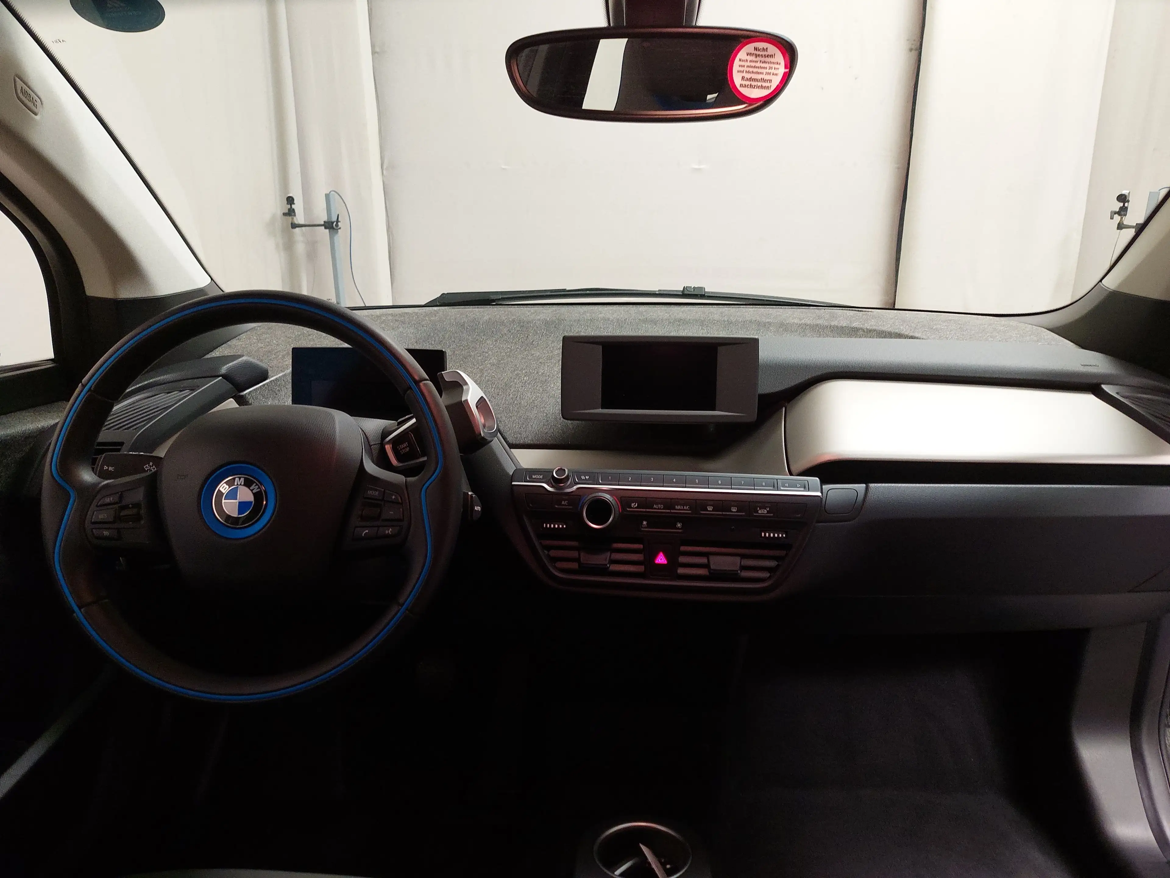 BMW i3 (120 Ah) Navi Bluetooth LED PDC — photo 18