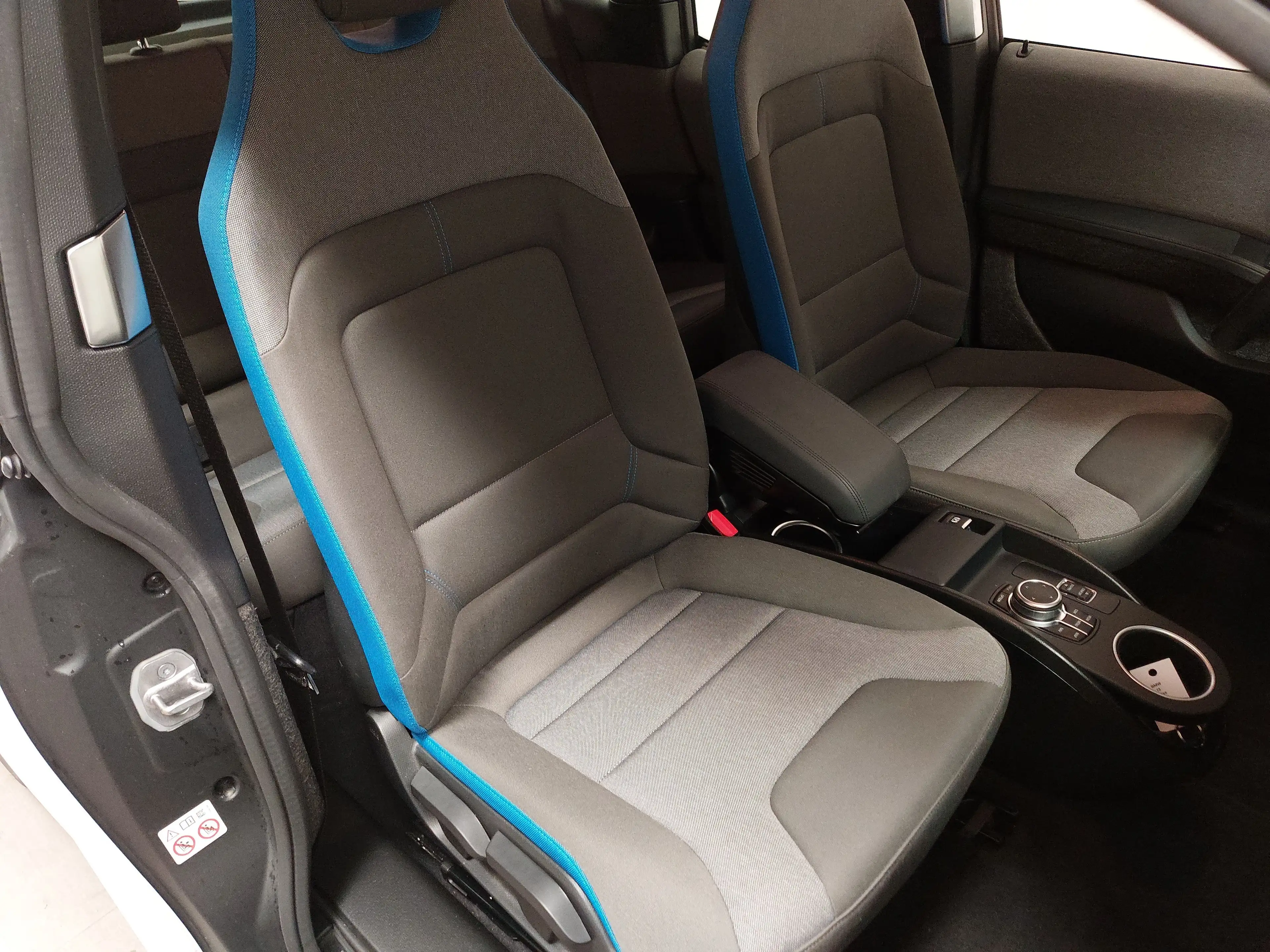BMW i3 (120 Ah) Navi Bluetooth LED PDC — photo 12