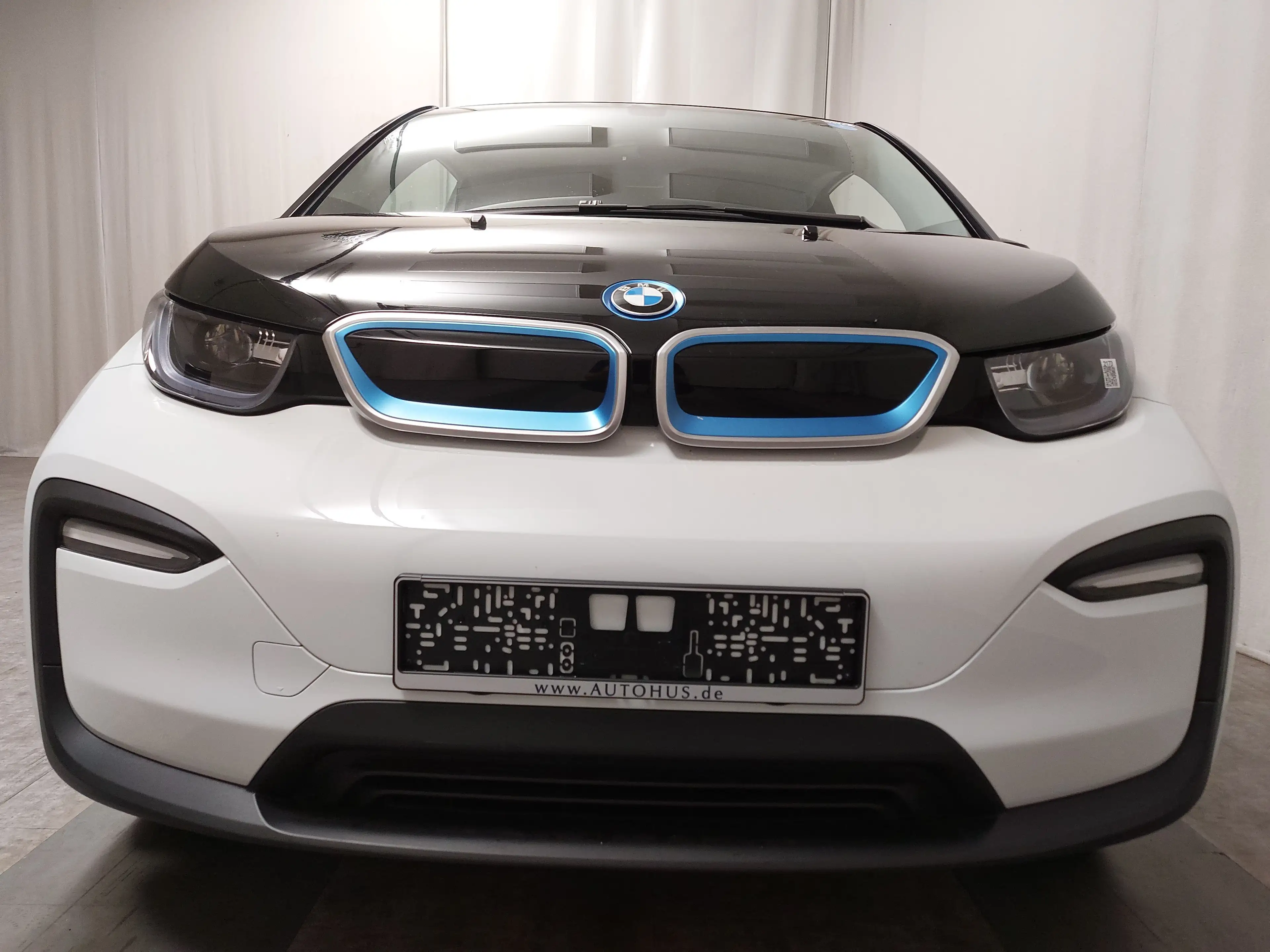 BMW i3 (120 Ah) Navi Bluetooth LED PDC — photo 10
