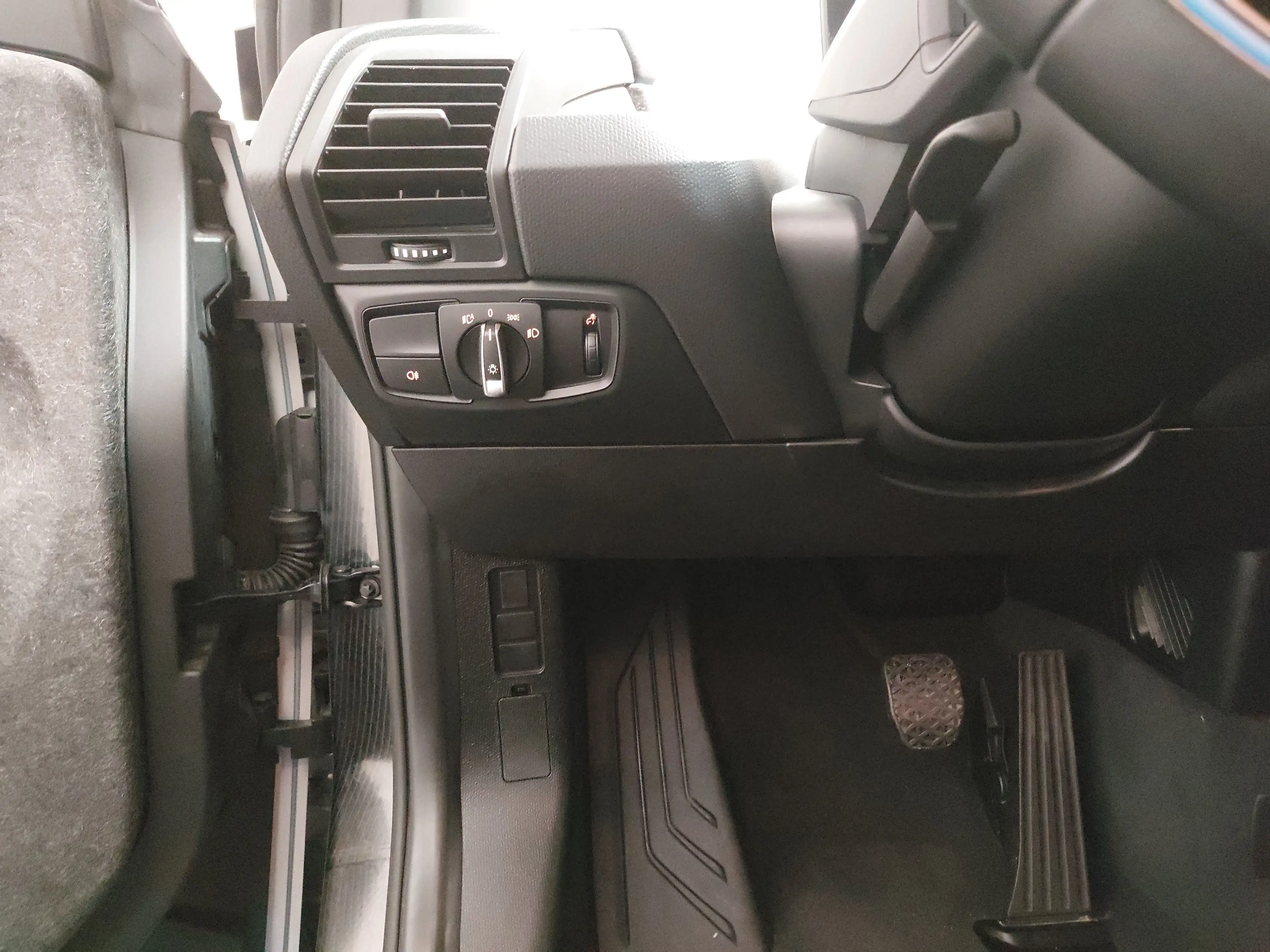 BMW i3 (120 Ah) Navi Bluetooth LED PDC — photo 7