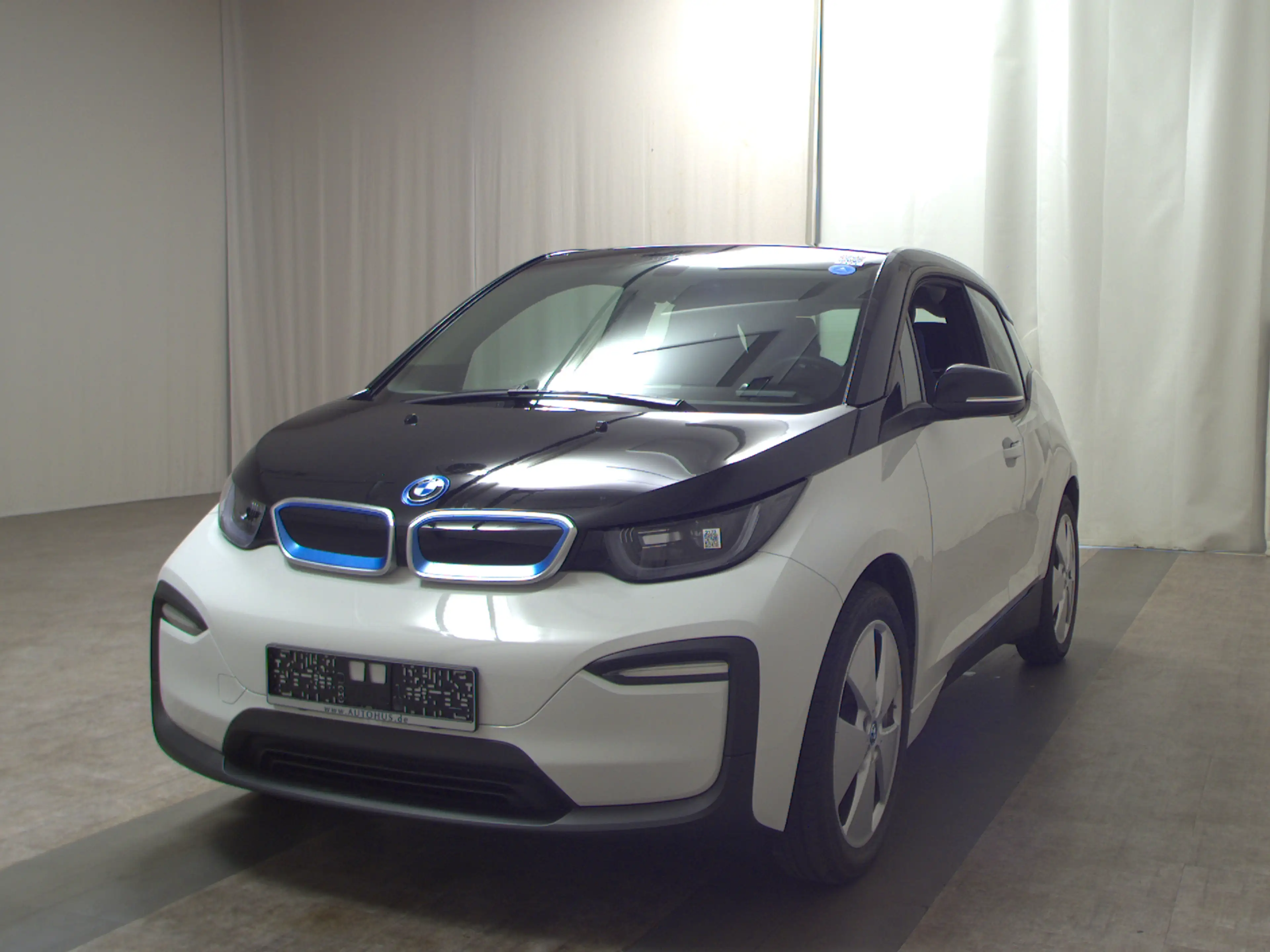 BMW i3 (120 Ah) Navi Bluetooth LED PDC — photo 2