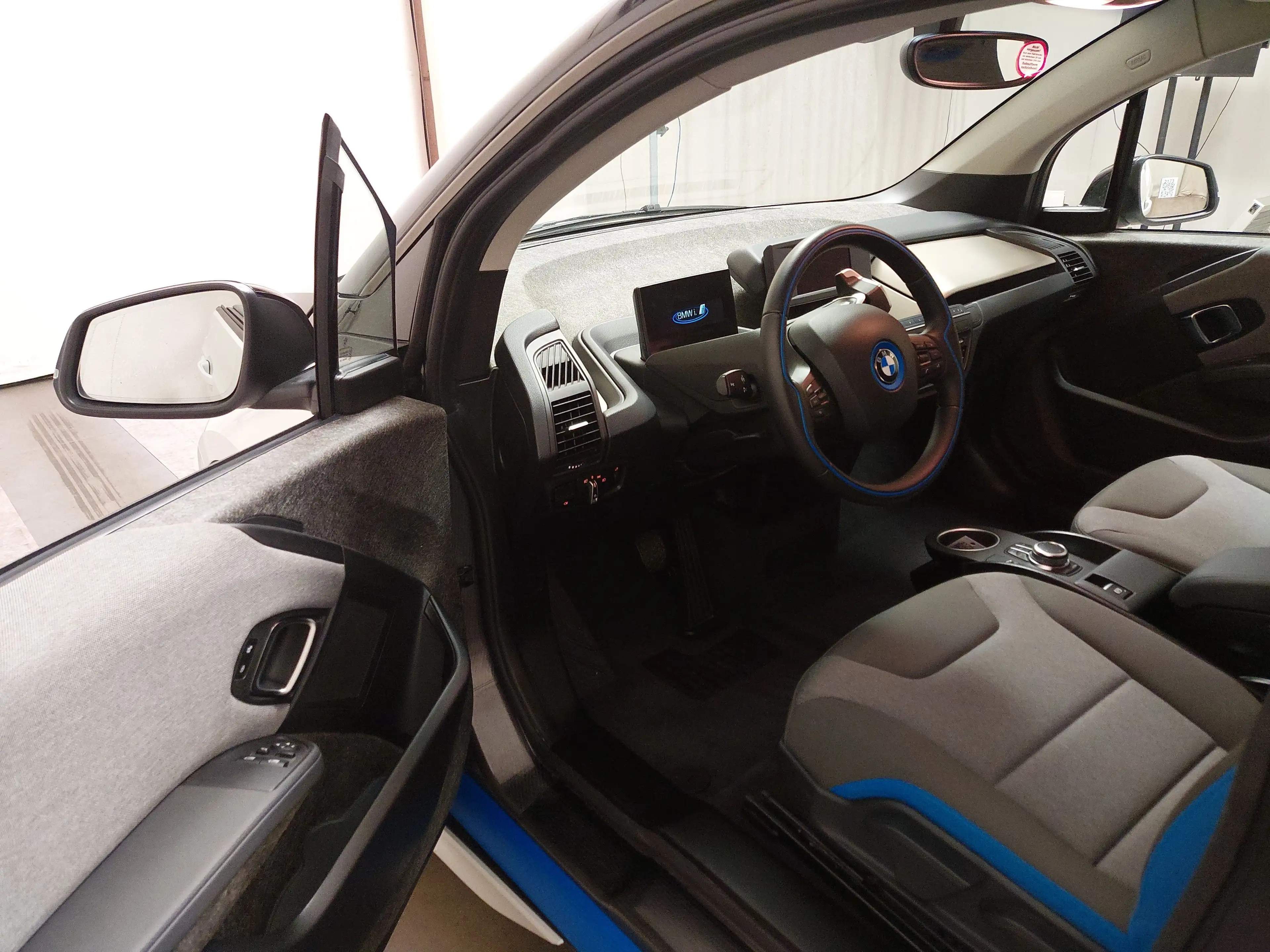 BMW i3 (120 Ah) Navi Bluetooth LED PDC — photo 5