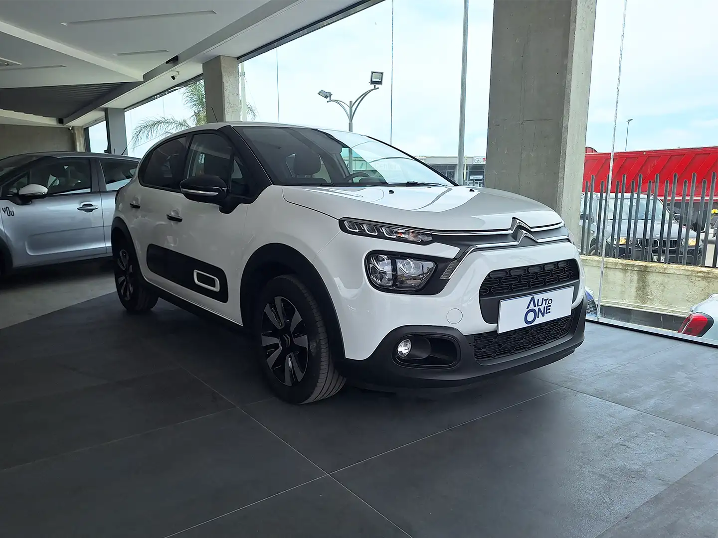 Citroen C3 1.2 PureTech 83Cv Shine - Vari Modelli Weiß - 1
